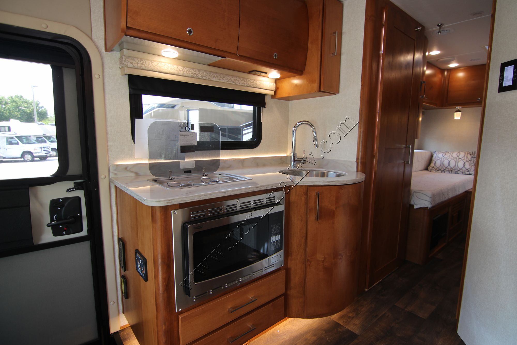 New 2019 Tiffin Motor Homes Wayfarer 24TW Class C  For Sale