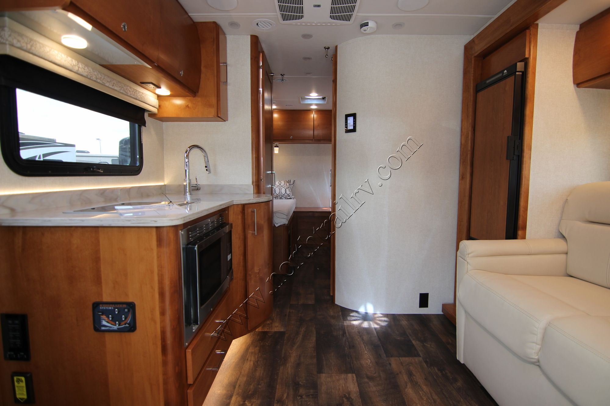 New 2019 Tiffin Motor Homes Wayfarer 24TW Class C  For Sale