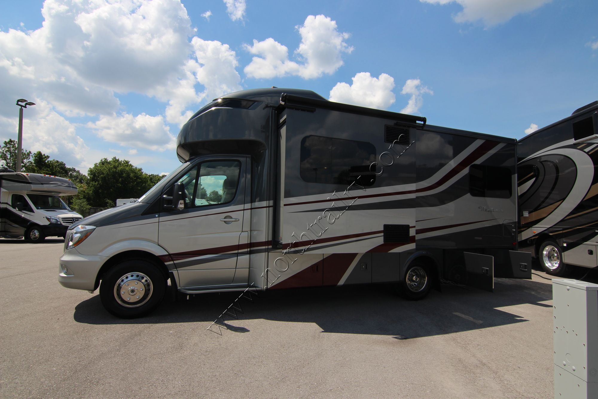 New 2019 Tiffin Motor Homes Wayfarer 24TW Class C  For Sale