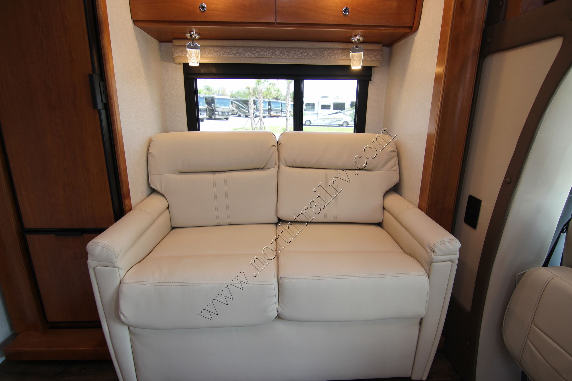 New 2019 Tiffin Motor Homes Wayfarer 24TW Class C  For Sale