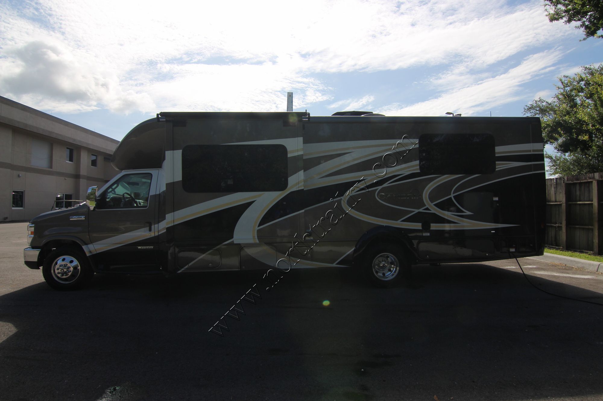 Used 2018 Itasca Cambria 27K Class C  For Sale