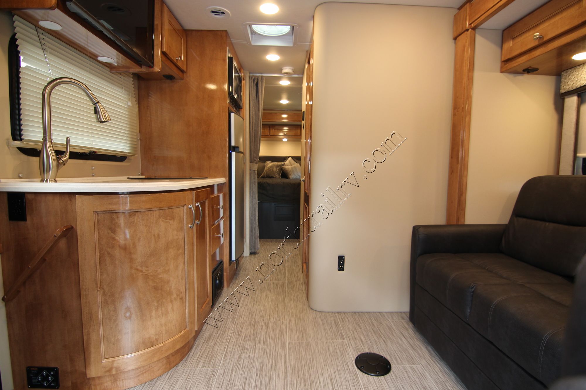 New 2019 Renegade Rv Vienna 25VQRS Class C  For Sale