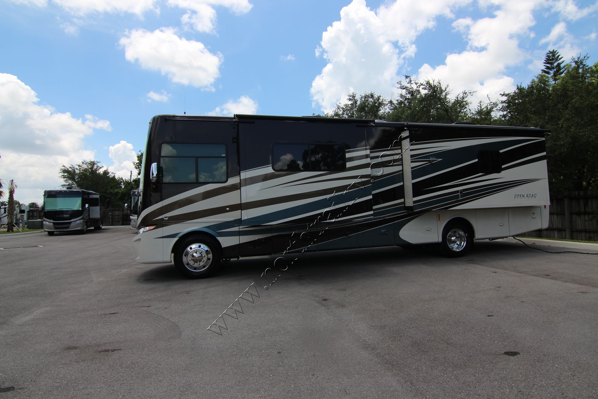 New 2019 Tiffin Motor Homes Allegro 34PA Class A  For Sale