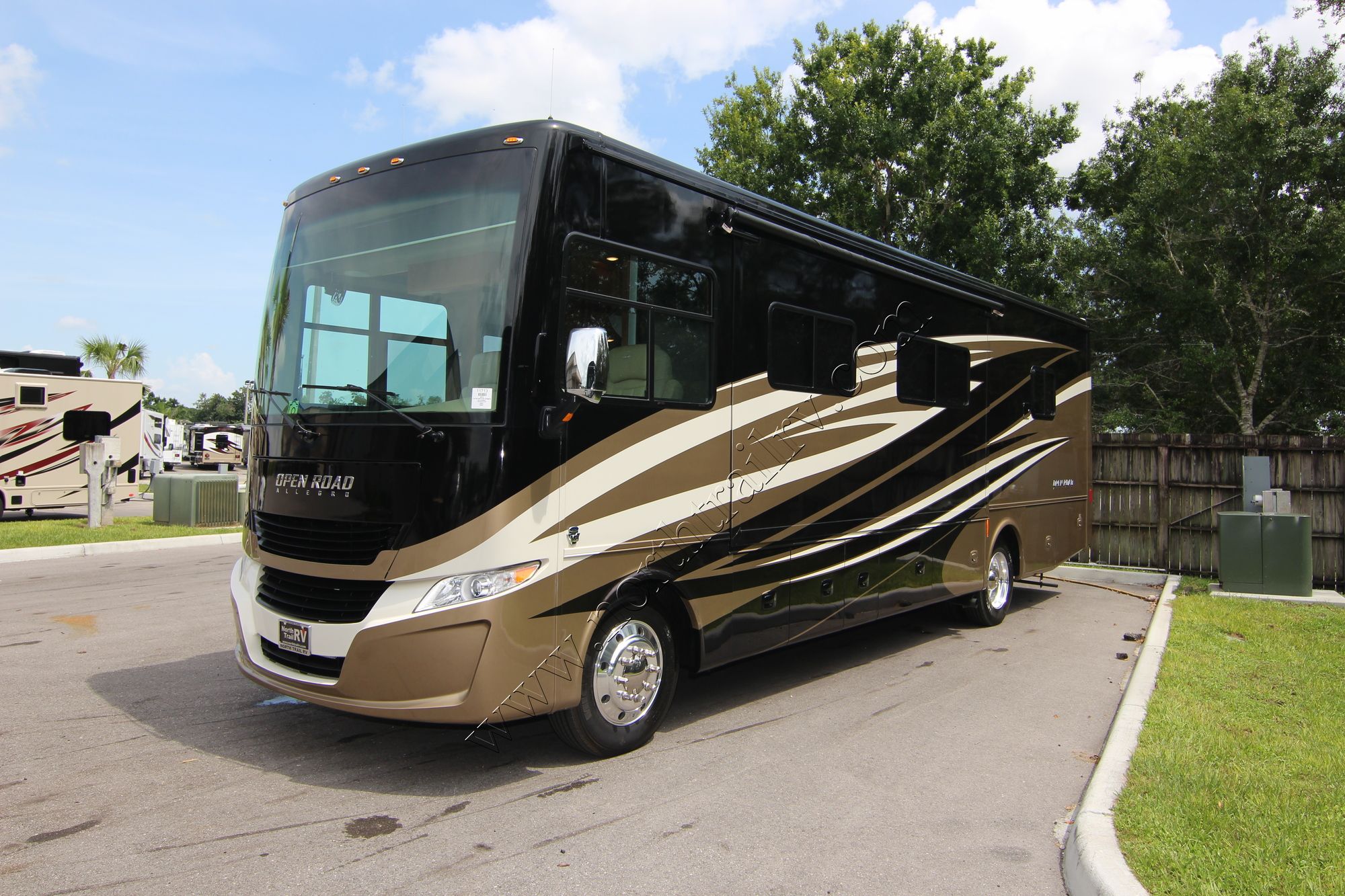 New 2019 Tiffin Motor Homes Allegro 32SA Class A  For Sale