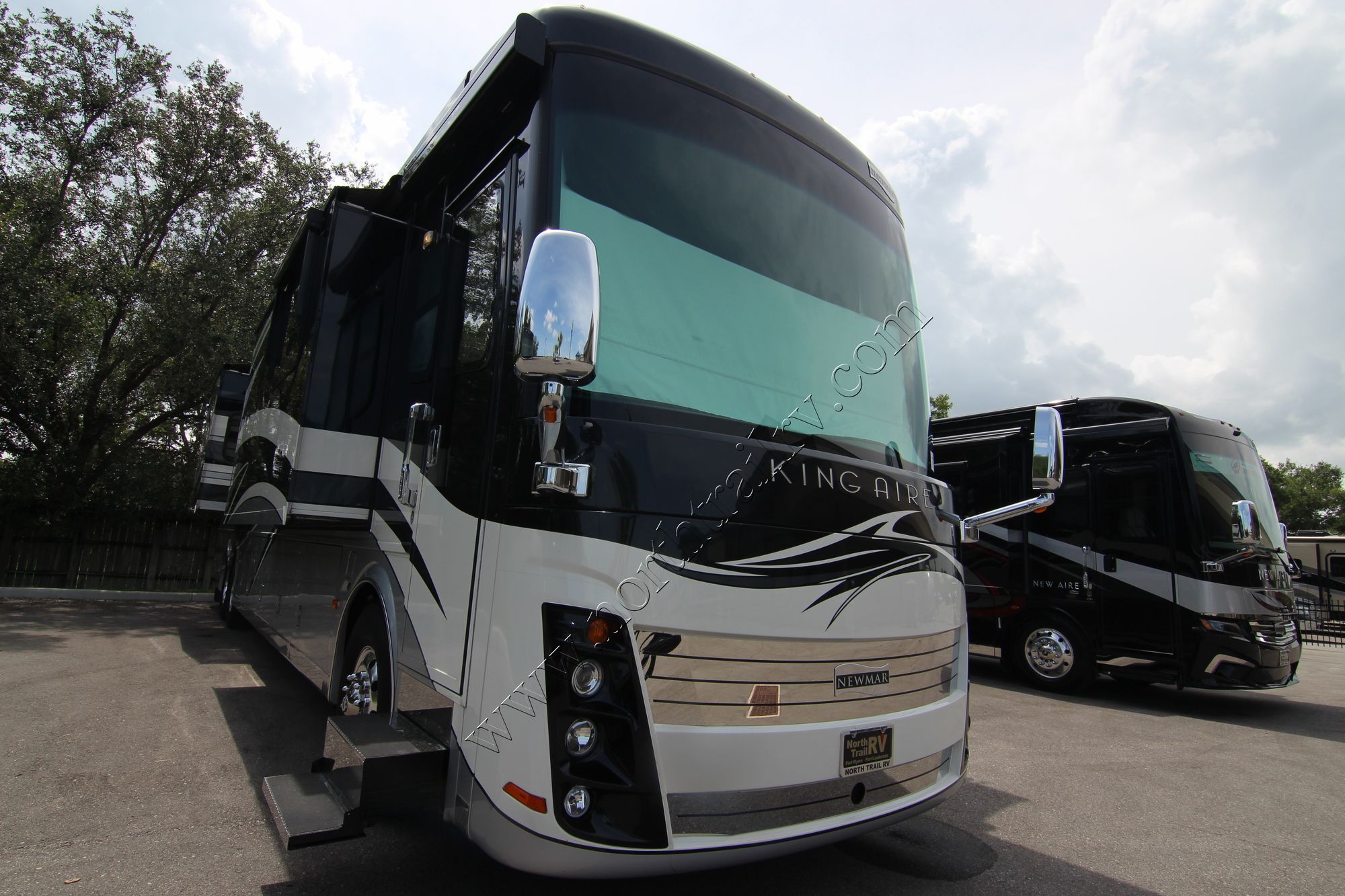 Used 2013 Newmar King Aire 4584 Class A  For Sale