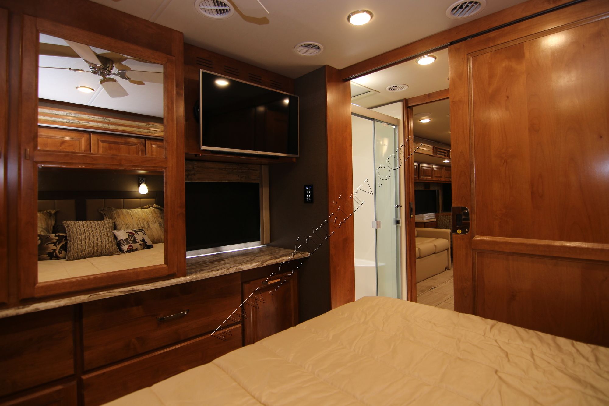 New 2019 Tiffin Motor Homes Allegro 32SA Class A  For Sale