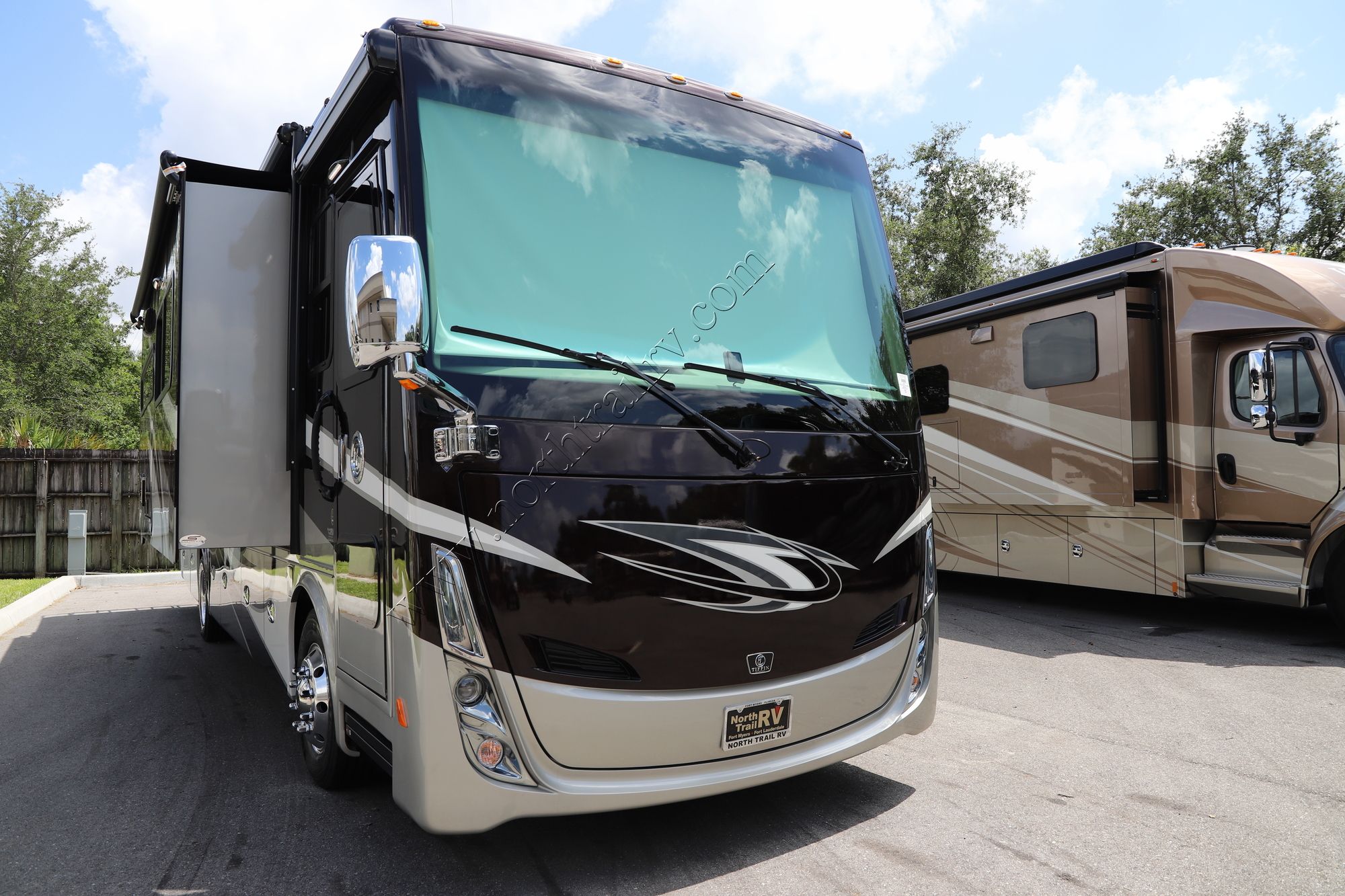 New 2019 Tiffin Motor Homes Breeze 33BR Class A  For Sale