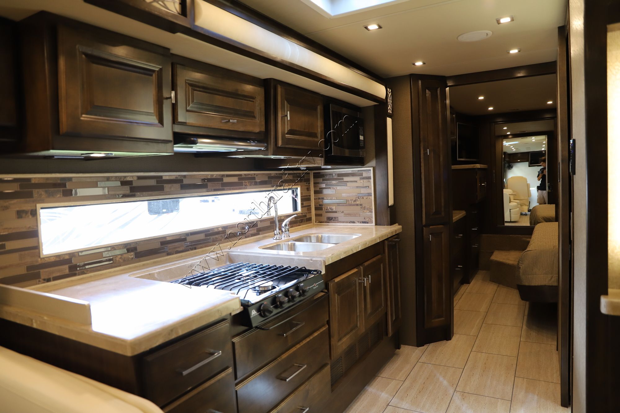 New 2019 Tiffin Motor Homes Breeze 33BR Class A  For Sale