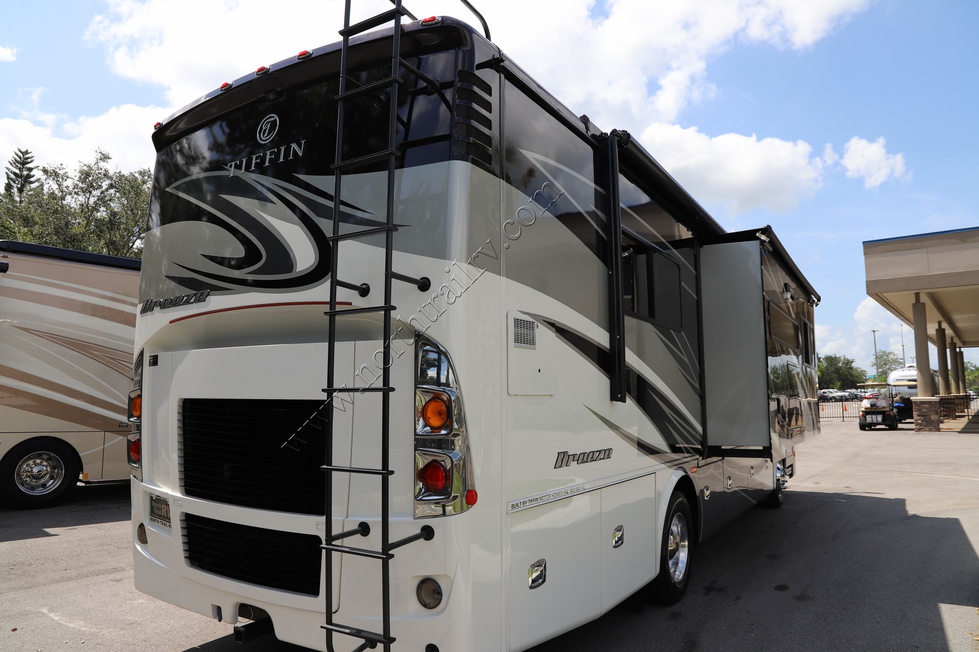 New 2019 Tiffin Motor Homes Breeze 33BR Class A  For Sale