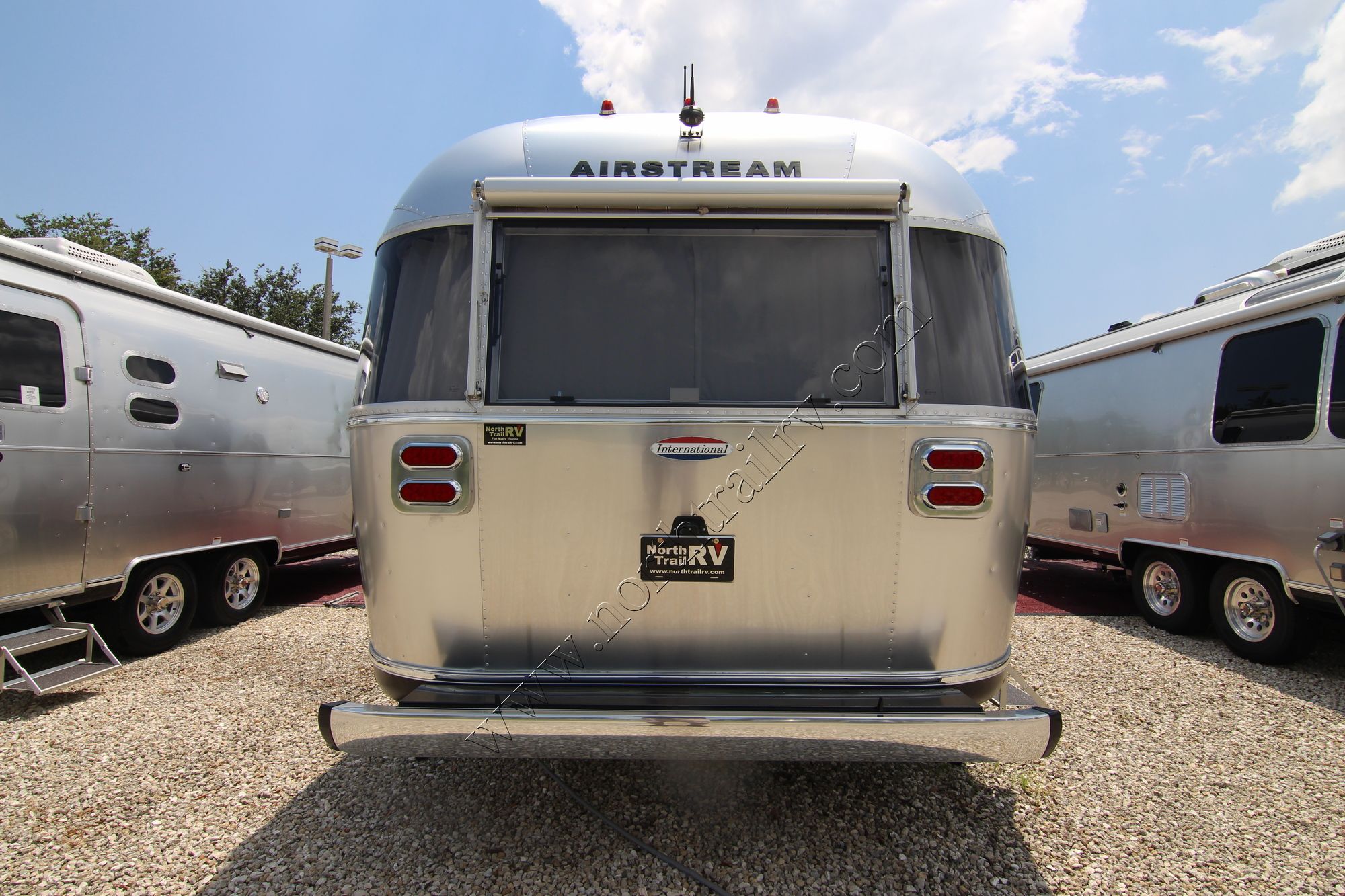 New 2019 Airstream Intl Serenity 25FB Travel Trailer  For Sale