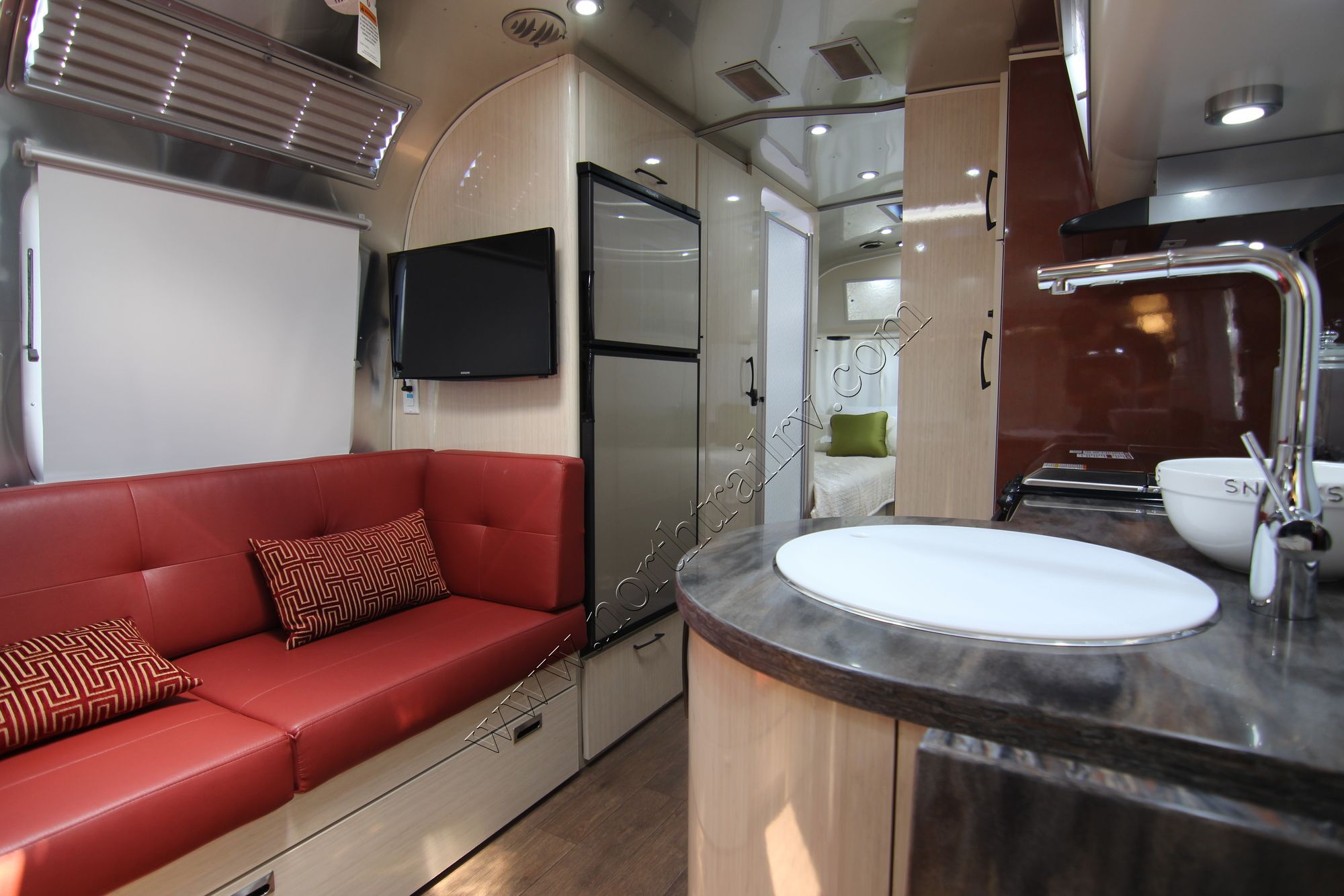 New 2019 Airstream Intl Serenity 25FB Travel Trailer  For Sale