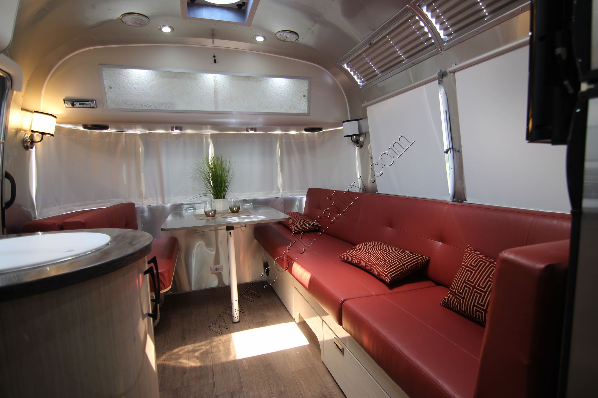 New 2019 Airstream Intl Serenity 25FB Travel Trailer  For Sale