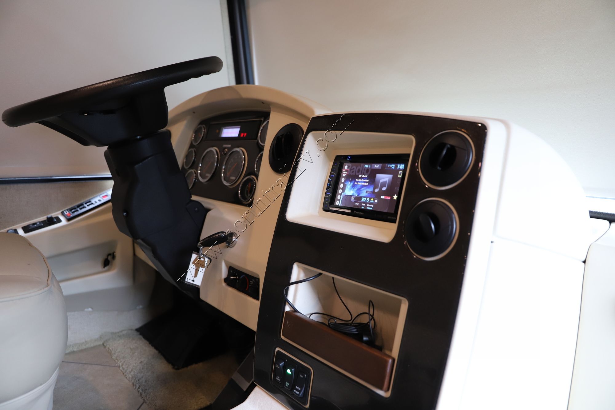 Used 2014 Itasca Solei 38R Class A  For Sale