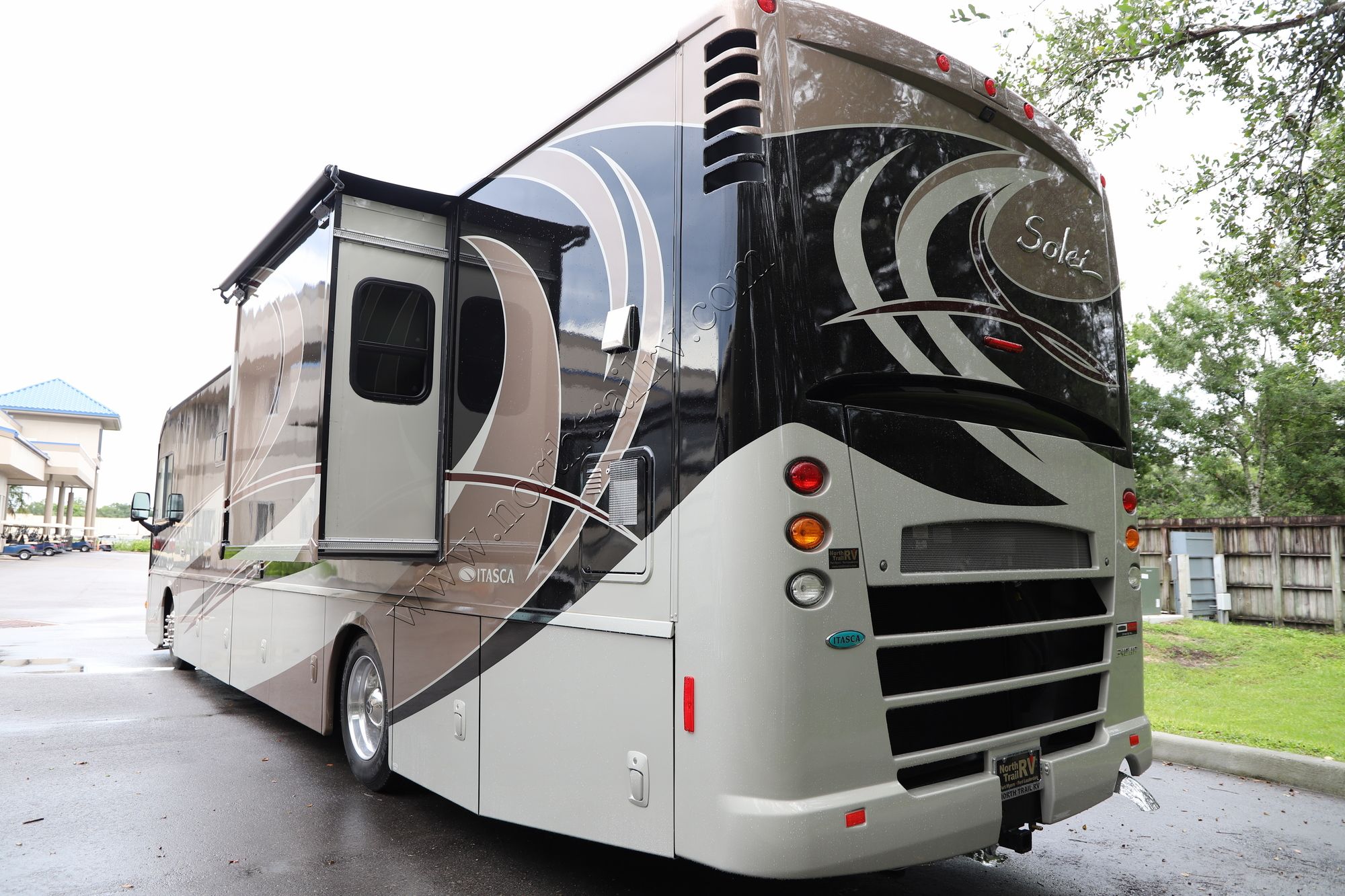 Used 2014 Itasca Solei 38R Class A  For Sale