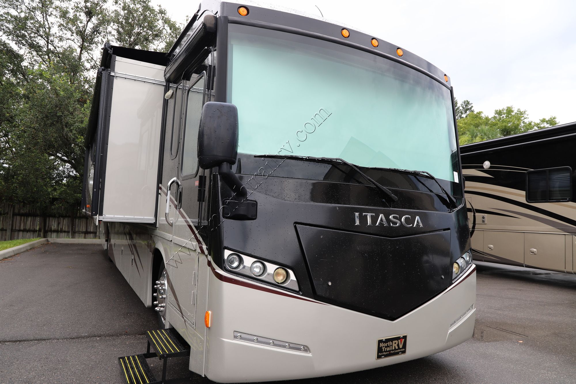 Used 2014 Itasca Solei 38R Class A  For Sale