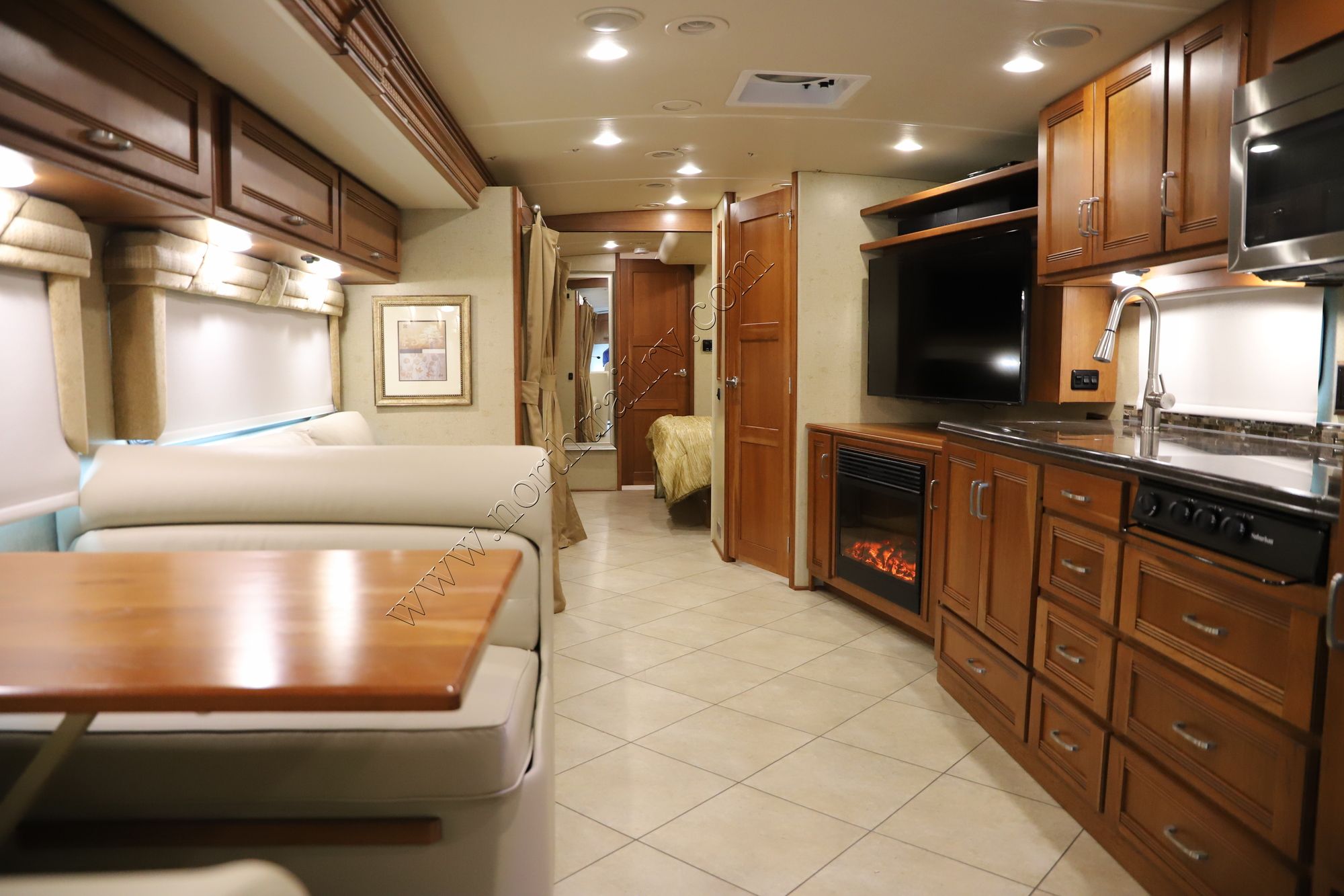 Used 2014 Itasca Solei 38R Class A  For Sale