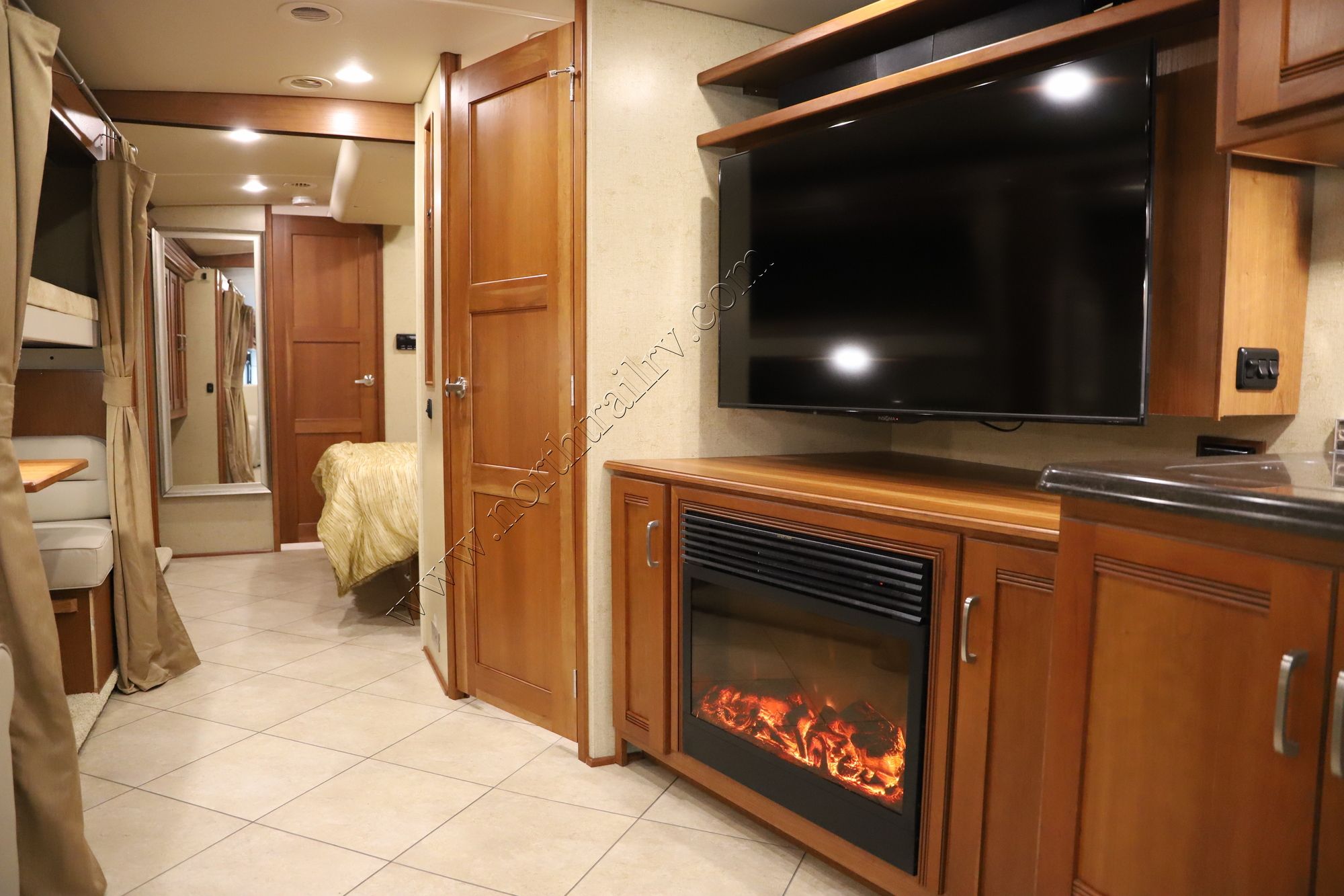 Used 2014 Itasca Solei 38R Class A  For Sale