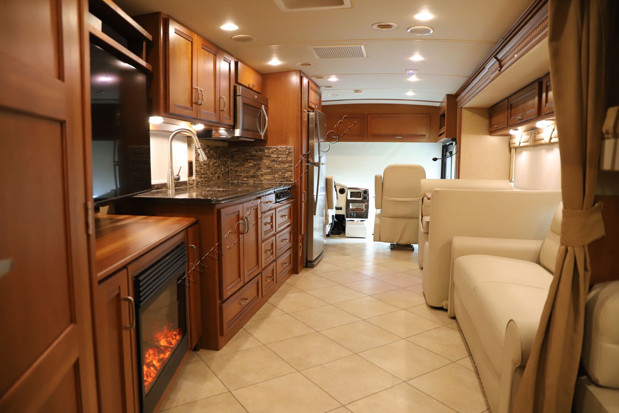 Used 2014 Itasca Solei 38R Class A  For Sale
