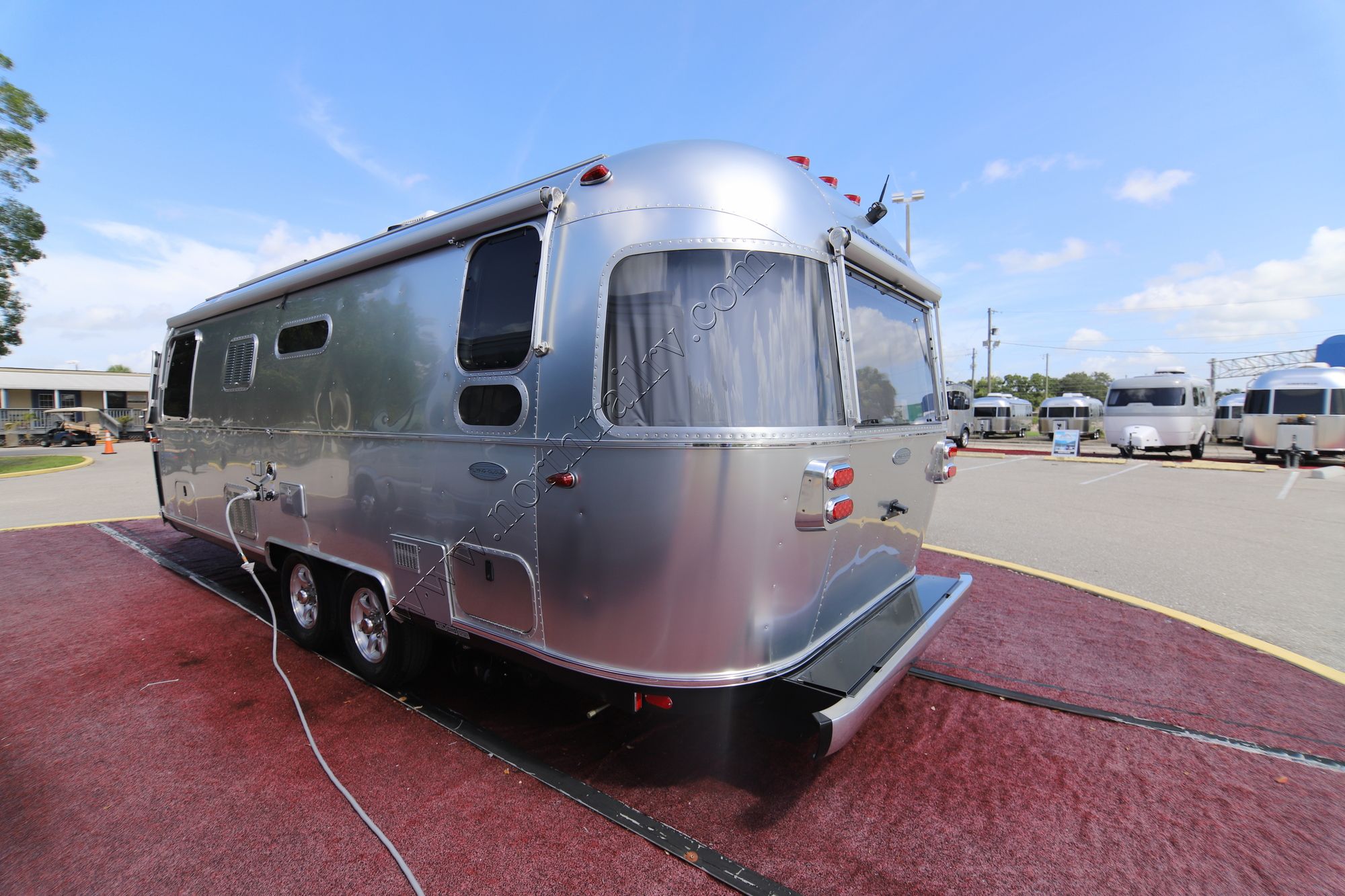 New 2019 Airstream Flying Cloud 25RB Travel Trailer  For Sale