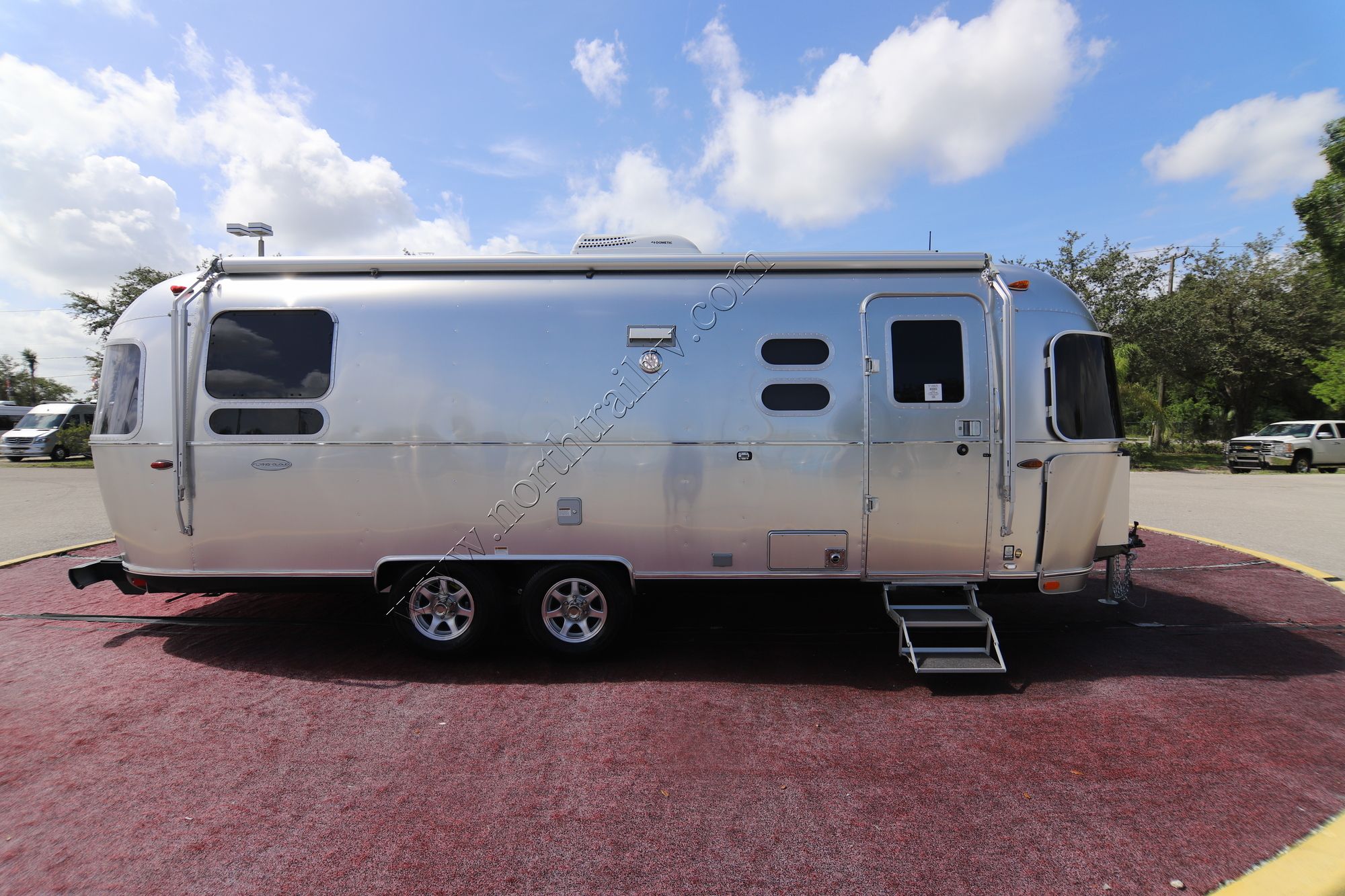 New 2019 Airstream Flying Cloud 25RB Travel Trailer  For Sale