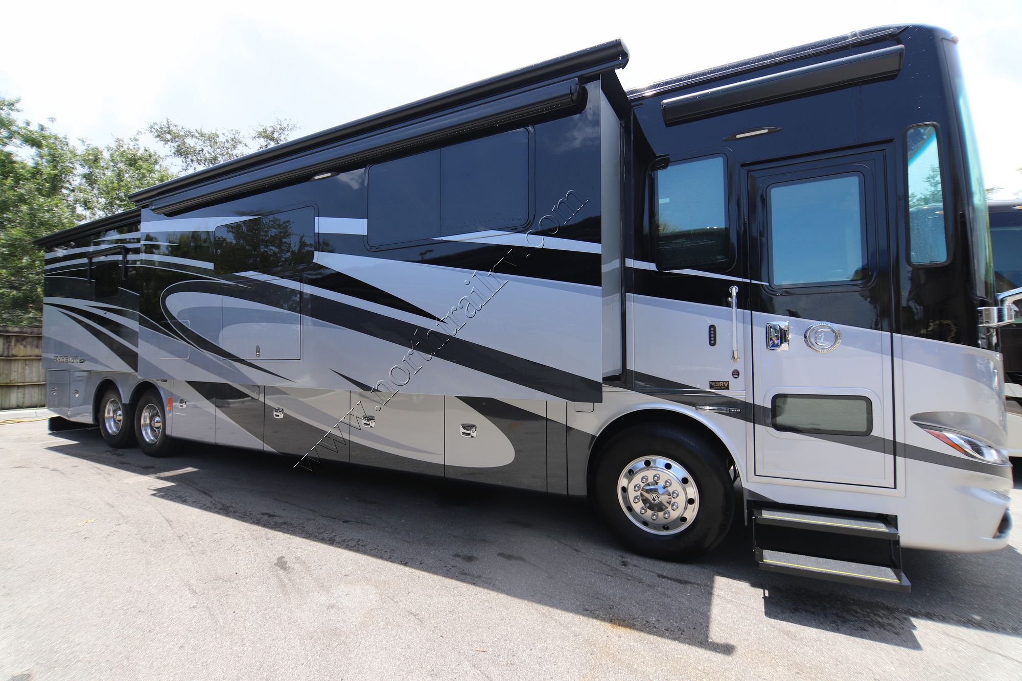 Used 2018 Tiffin Motor Homes Phaeton 44OH Class A  For Sale