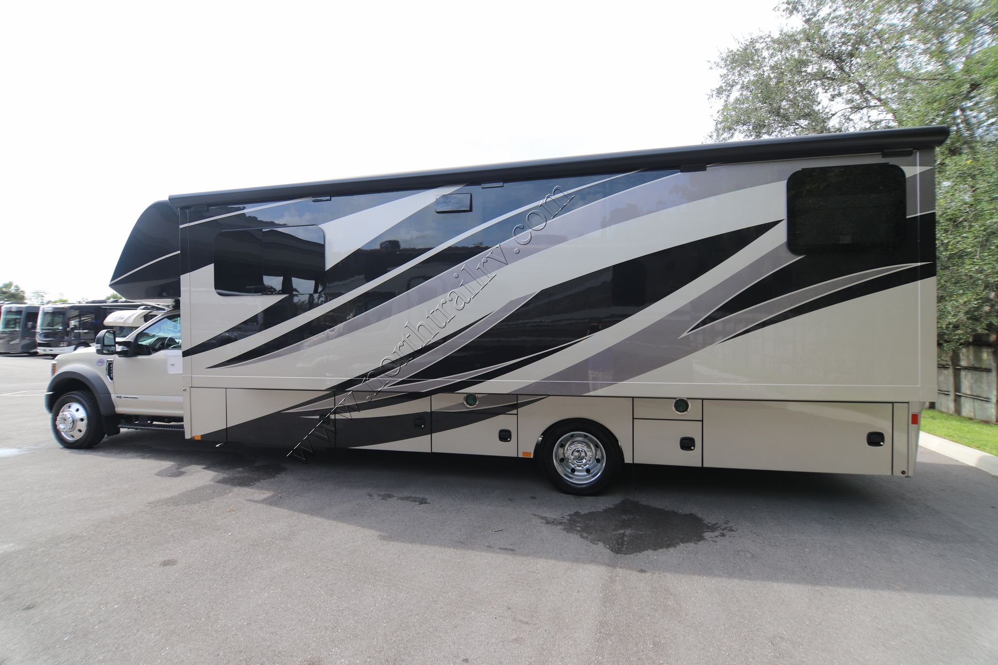 New 2019 Renegade Rv Veracruz 35 Class C  For Sale