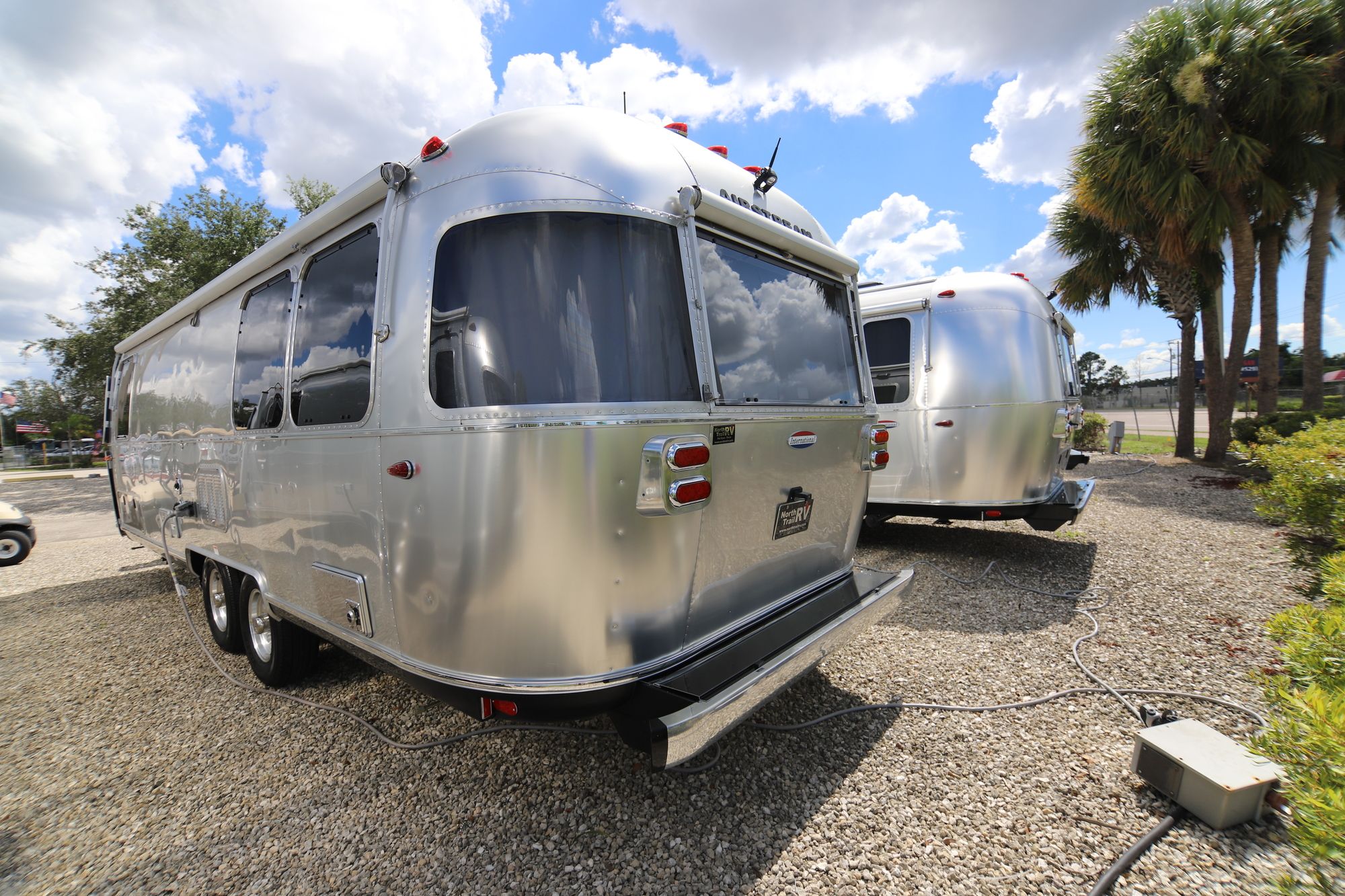 New 2019 Airstream Intl Serenity 27FB Travel Trailer  For Sale