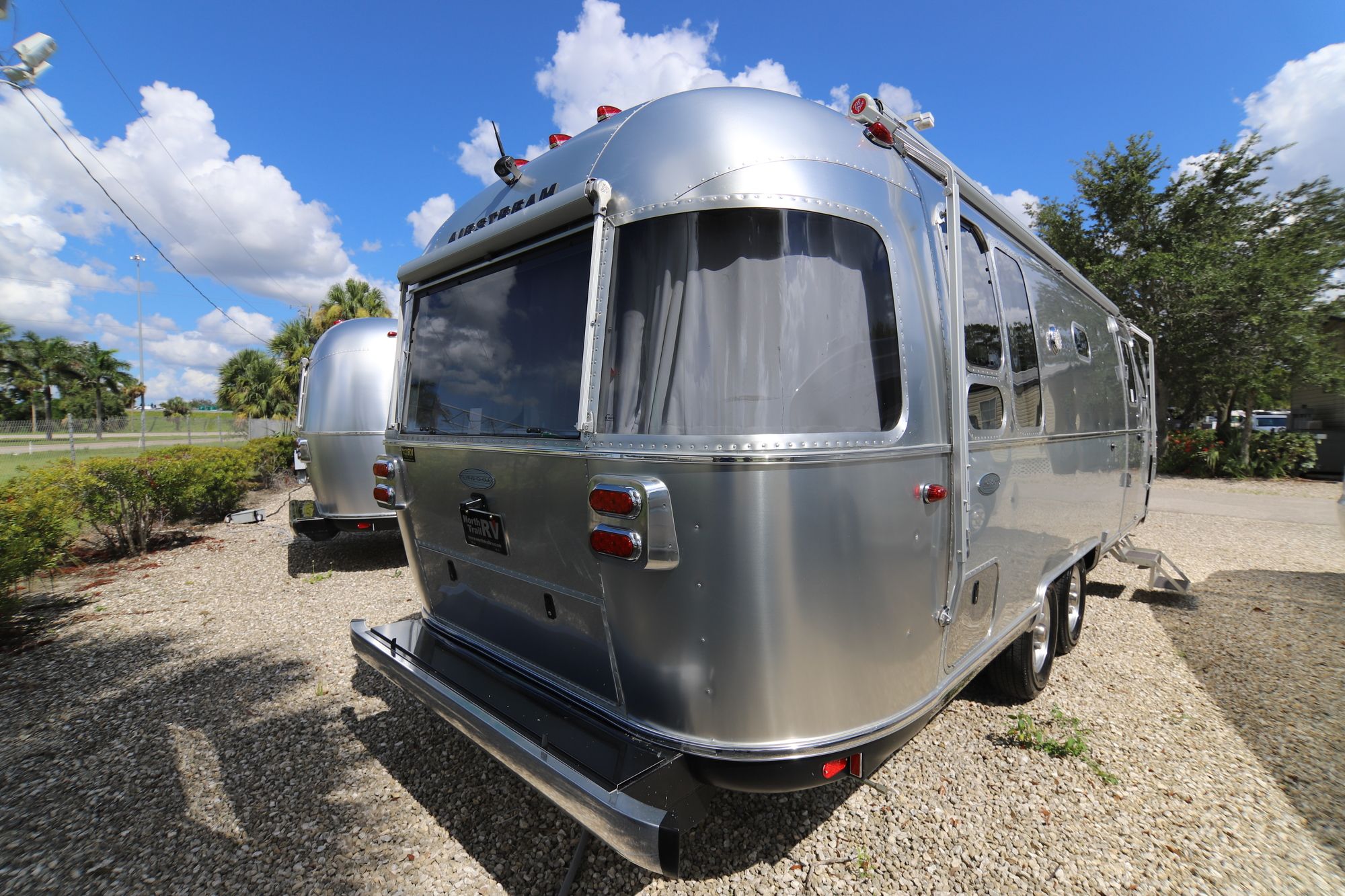 New 2019 Airstream Flying Cloud 26RB Travel Trailer  For Sale