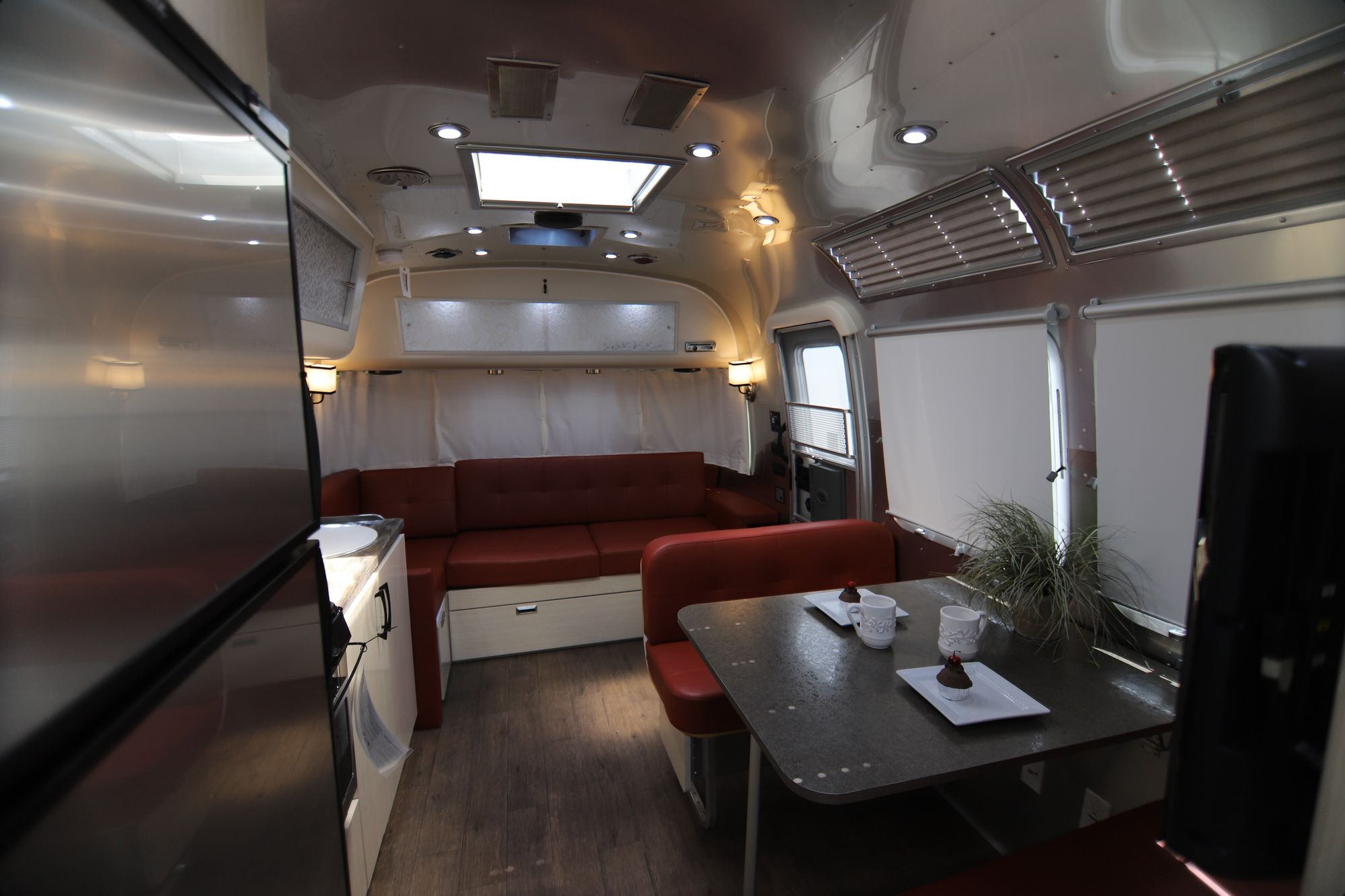 New 2019 Airstream Intl Serenity 28RB Travel Trailer  For Sale