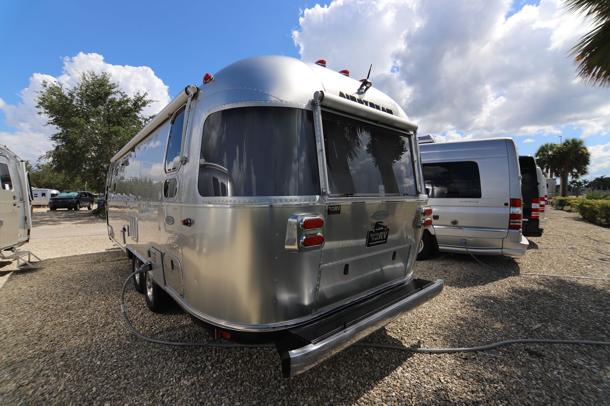 New 2019 Airstream Flying Cloud 26RB Travel Trailer  For Sale