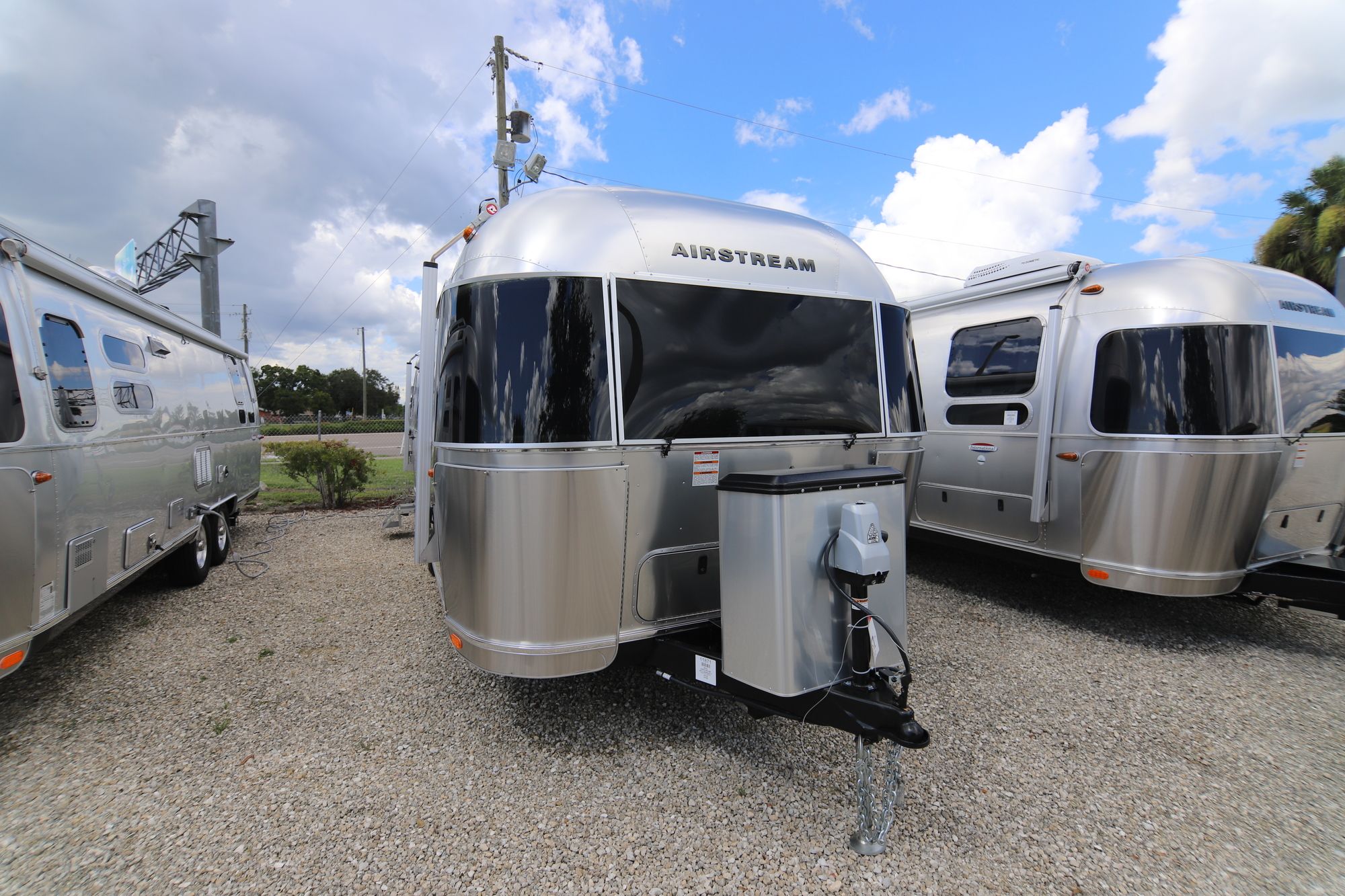 New 2019 Airstream Intl Serenity 27FB Travel Trailer  For Sale