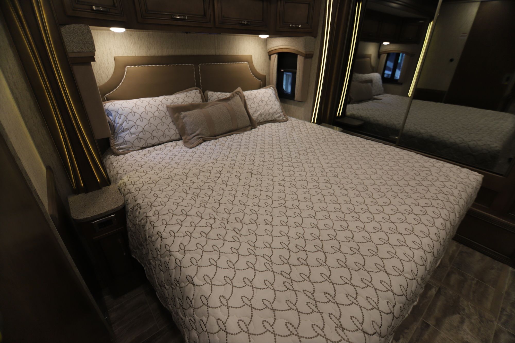 New 2019 Newmar Ventana Le 4045 BUNKS Class A  For Sale