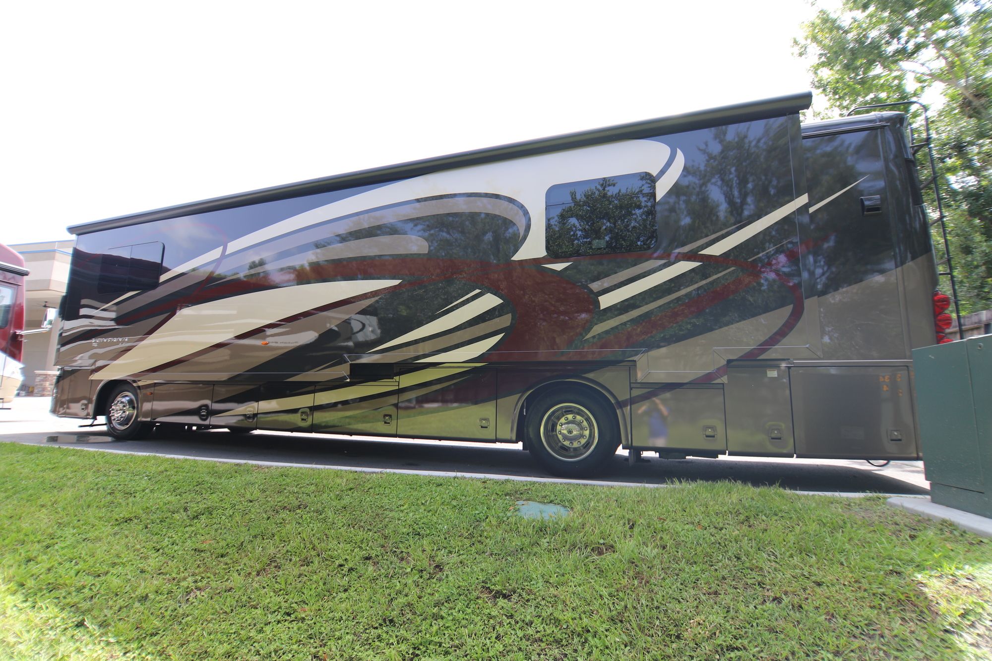New 2019 Newmar Ventana Le 4045 BUNKS Class A  For Sale