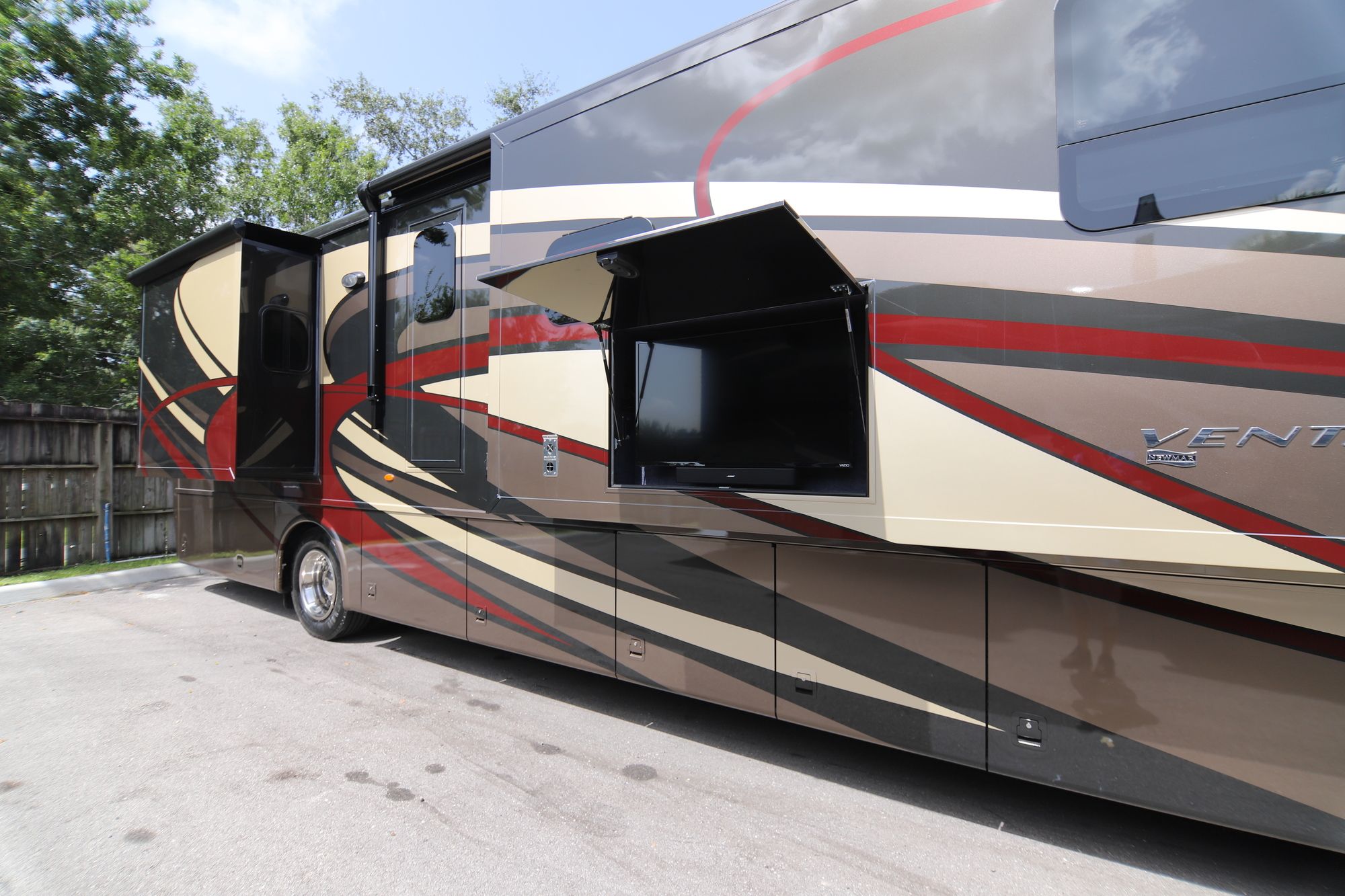 New 2019 Newmar Ventana Le 4045 BUNKS Class A  For Sale