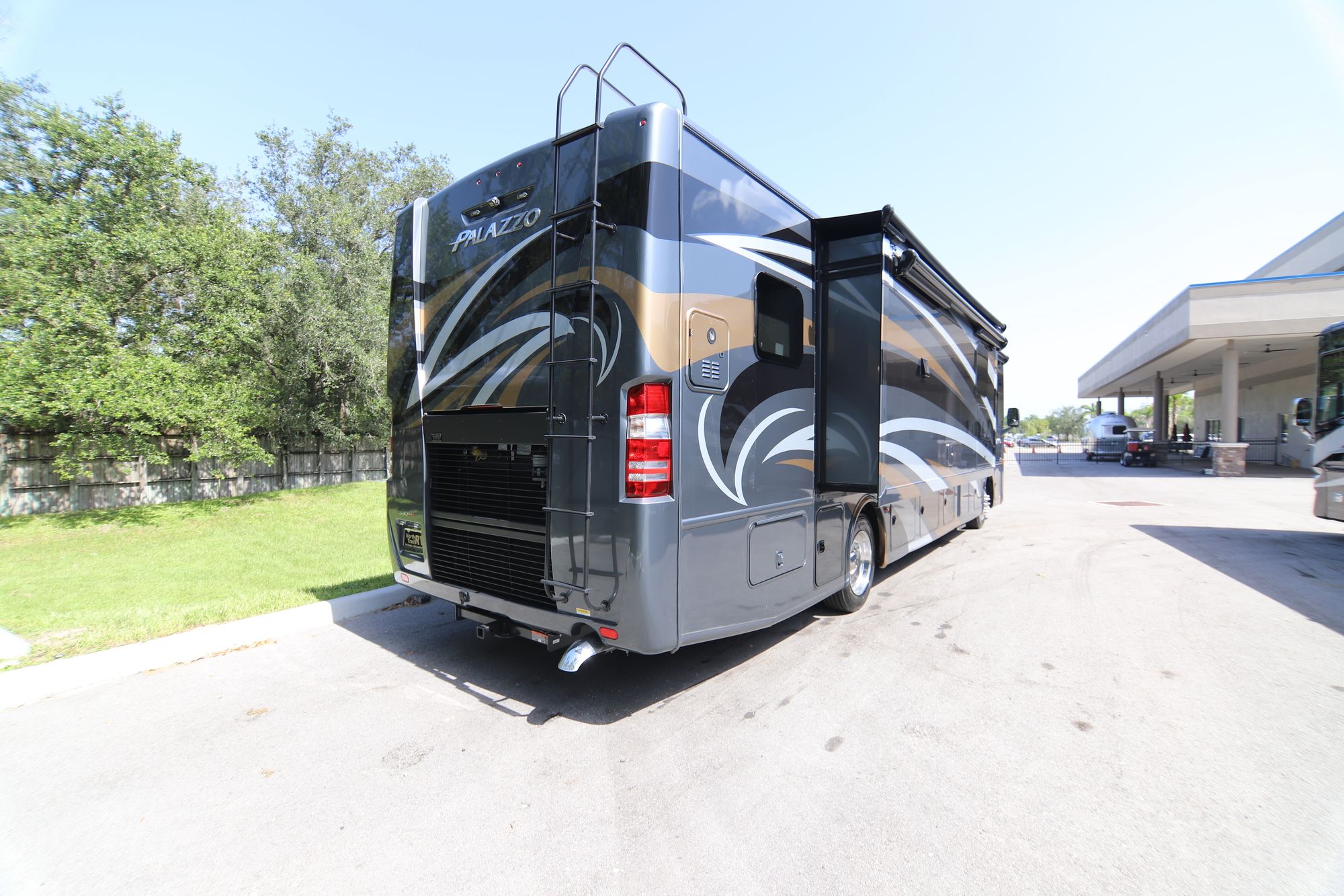 New 2019 Thor Palazzo 37.4 Class A  For Sale