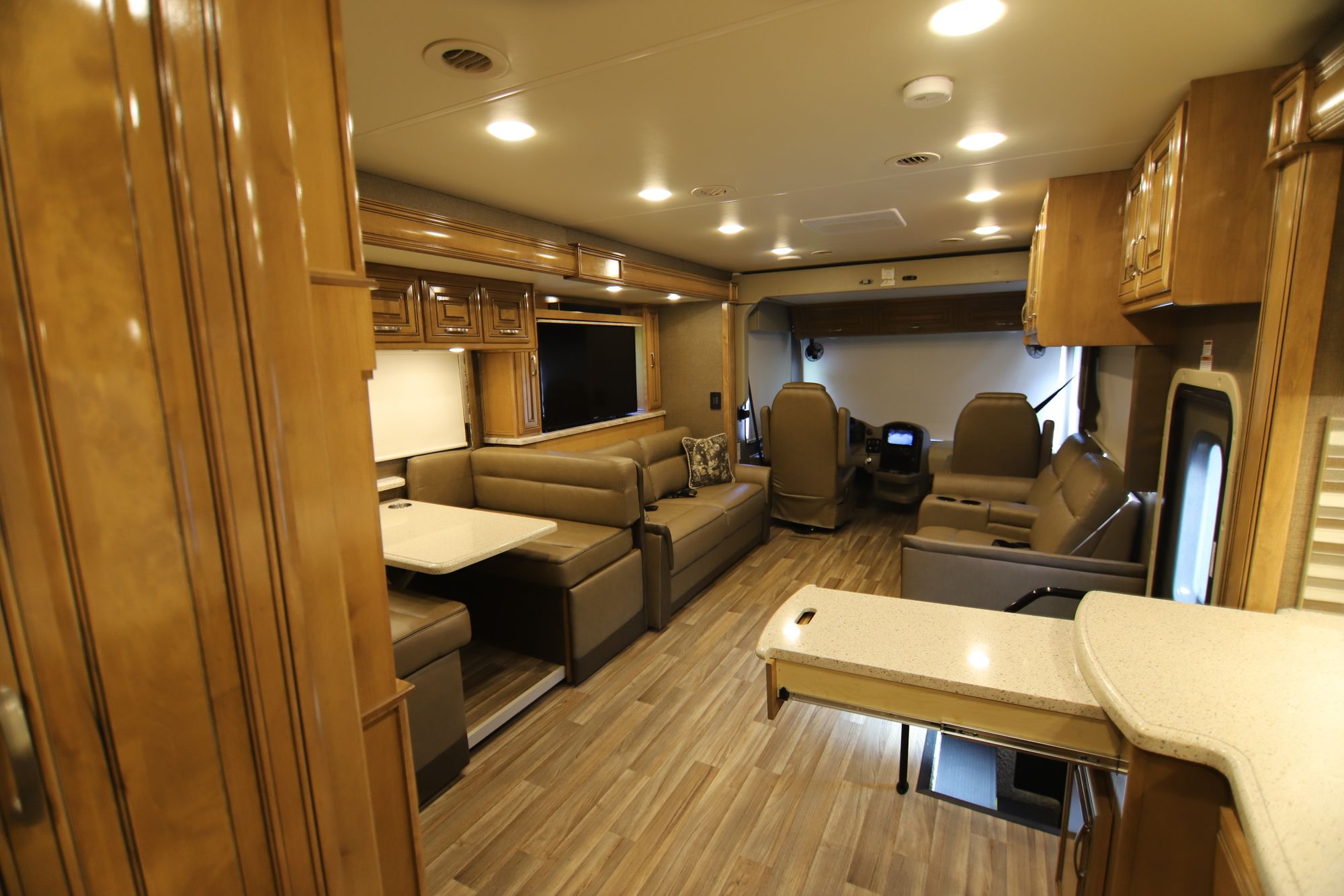 New 2019 Thor Palazzo 37.4 Class A  For Sale