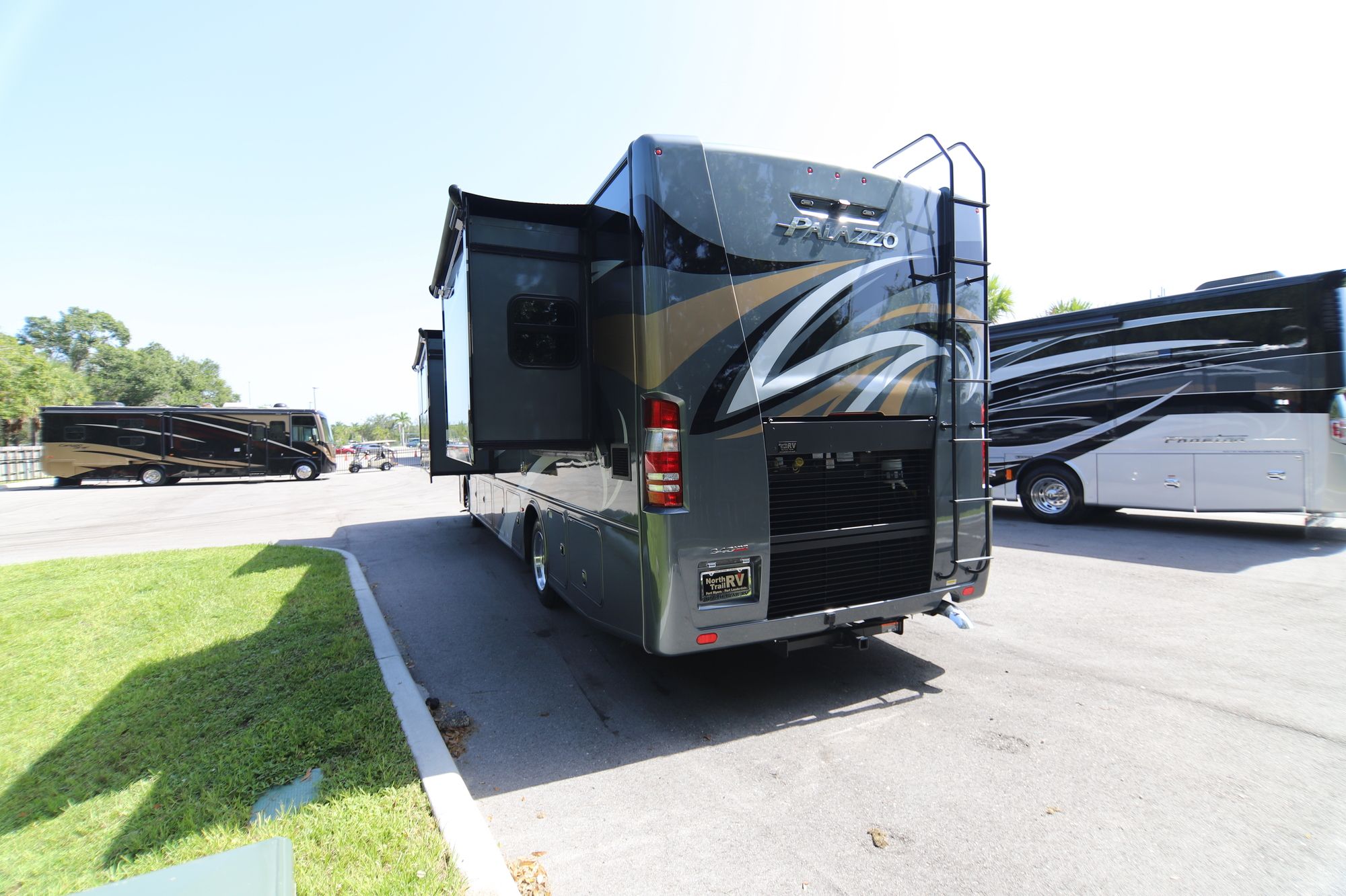 New 2019 Thor Palazzo 37.4 Class A  For Sale