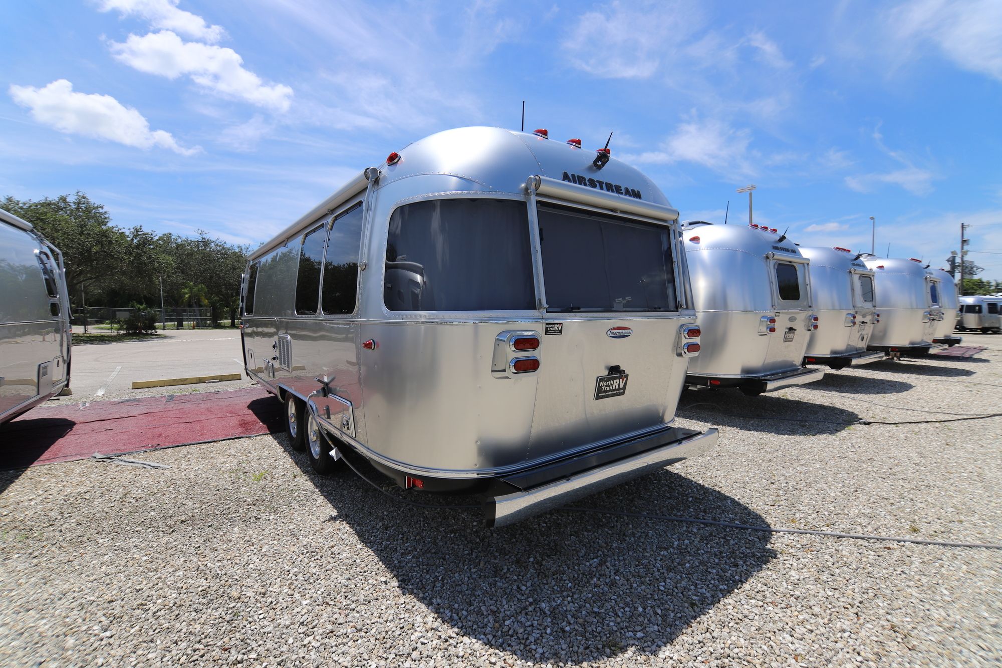 New 2019 Airstream Intl Serenity 25FB Travel Trailer  For Sale