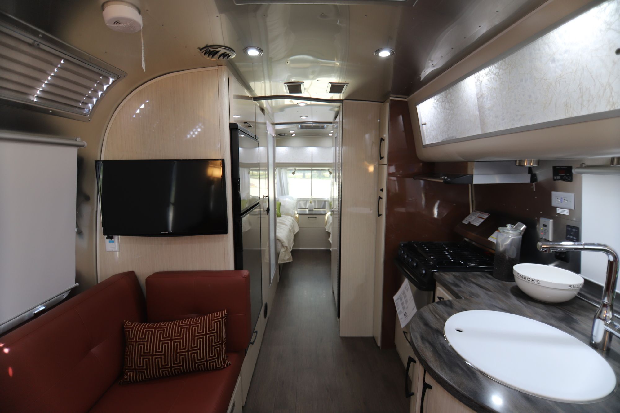 New 2019 Airstream Intl Serenity 25FB Travel Trailer  For Sale