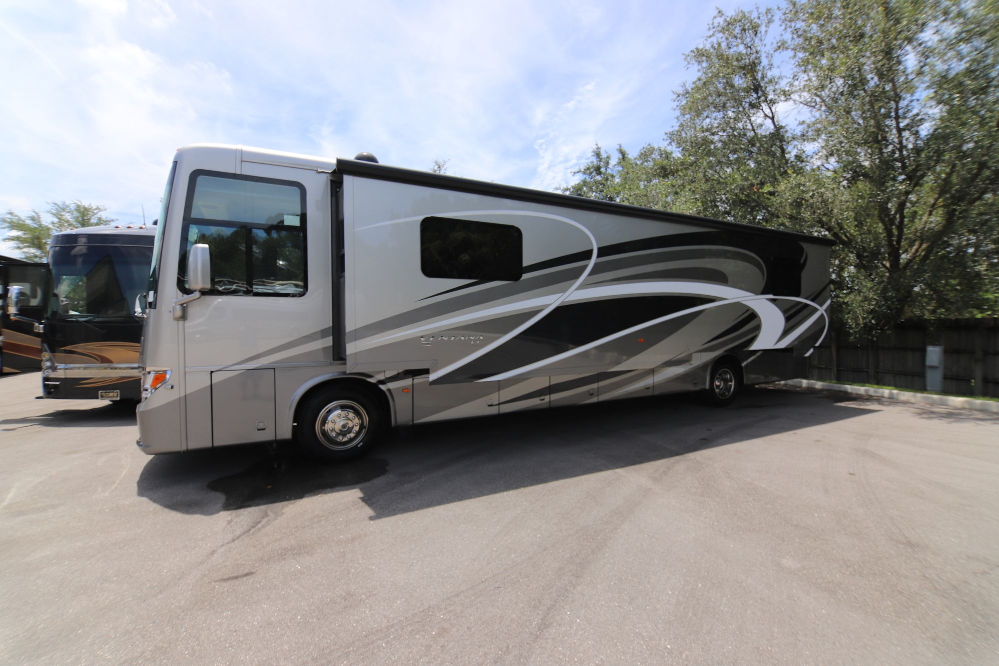 New 2019 Newmar Ventana Le 4045 Class A  For Sale