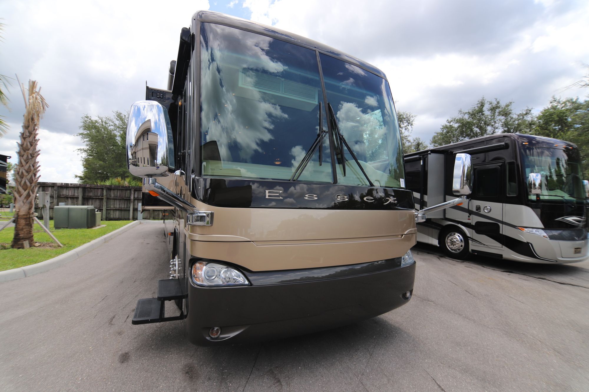 Used 2006 Newmar Essex 4502 Class A  For Sale