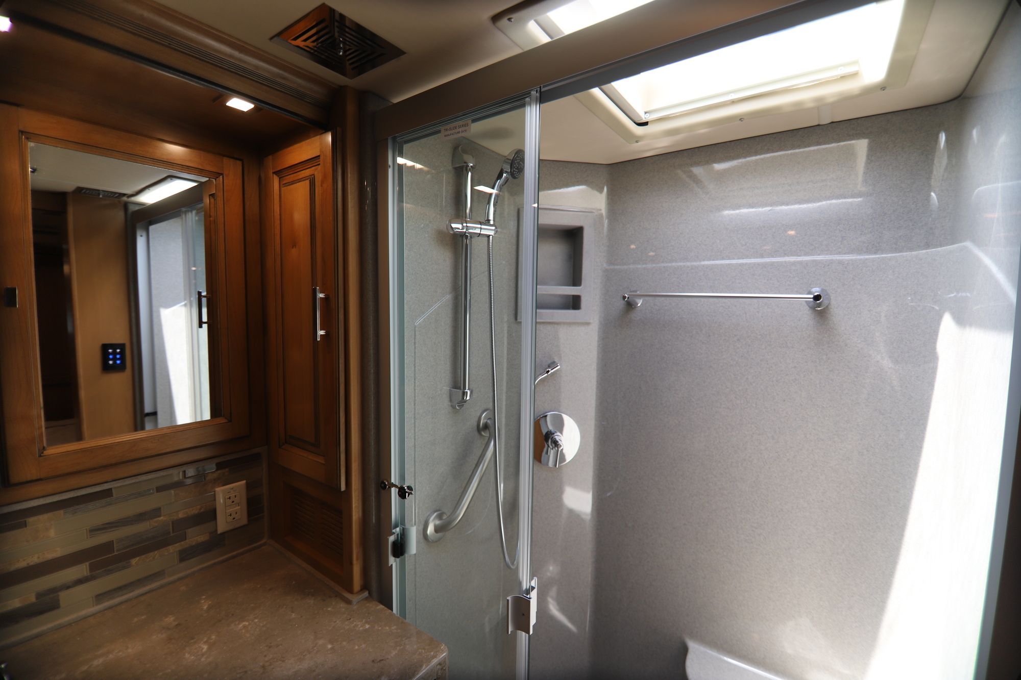 New 2019 Tiffin Motor Homes Phaeton 37BH Class A  For Sale