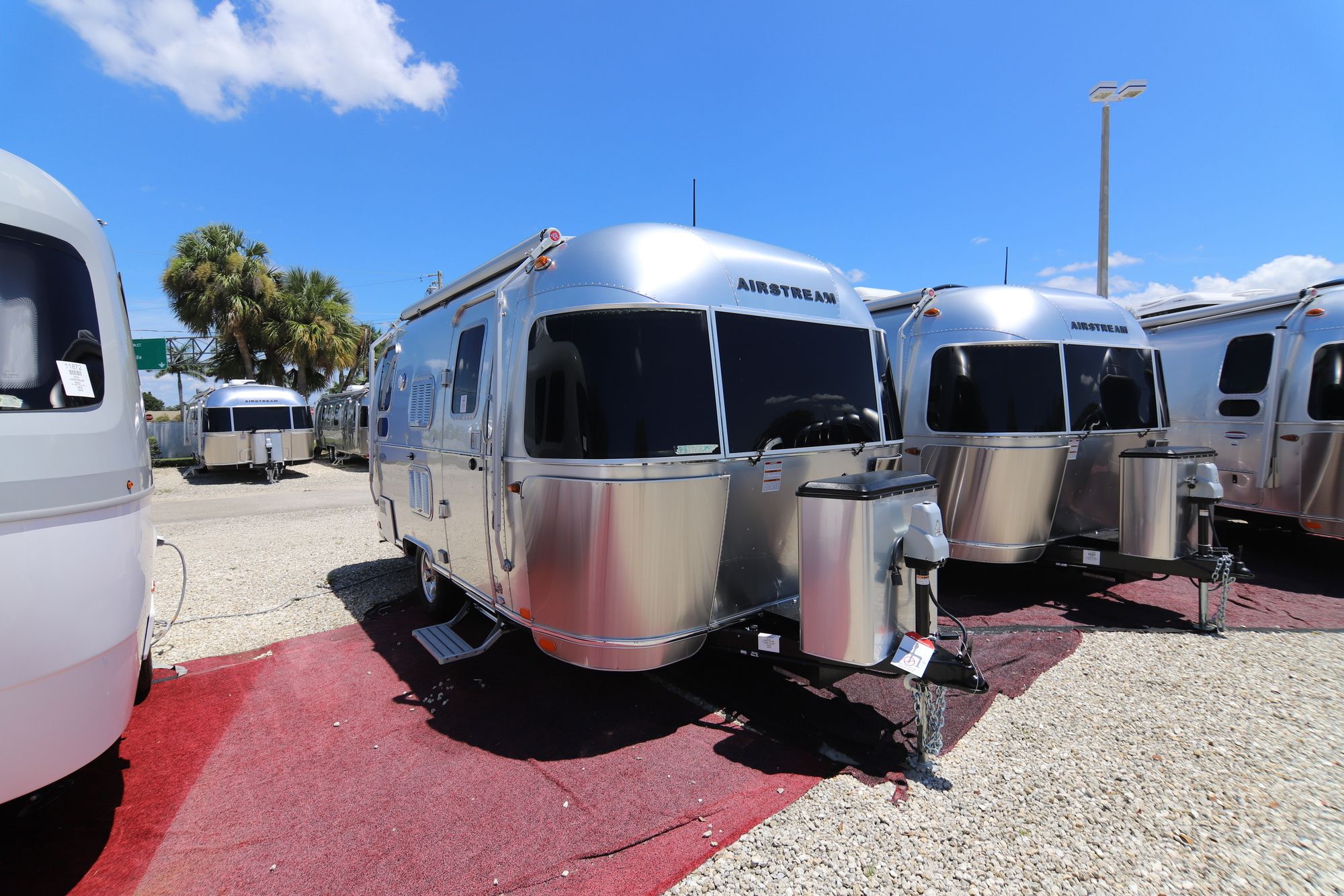 New 2019 Airstream Flying Cloud 19CB Travel Trailer  For Sale