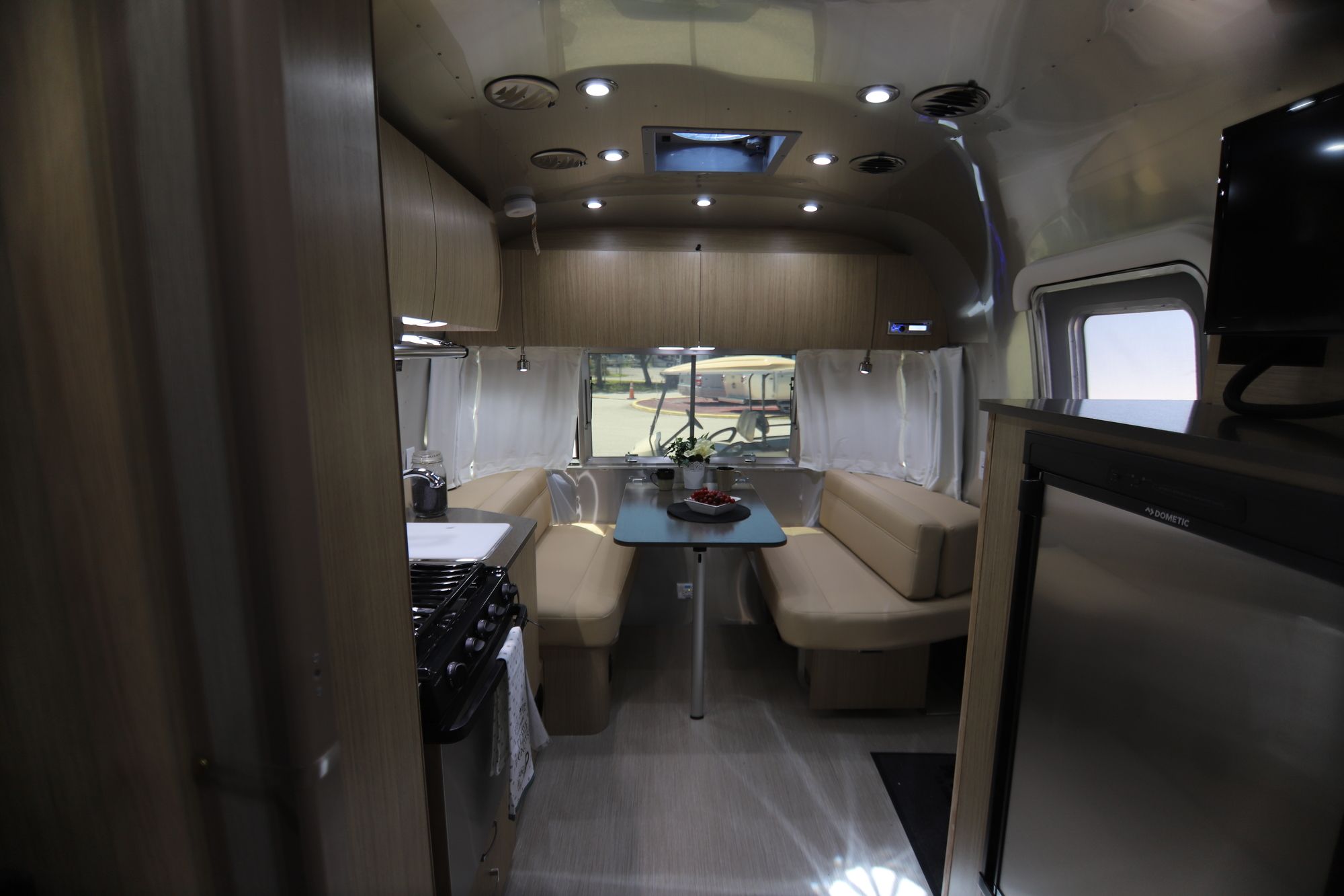 New 2019 Airstream Flying Cloud 19CB Travel Trailer  For Sale