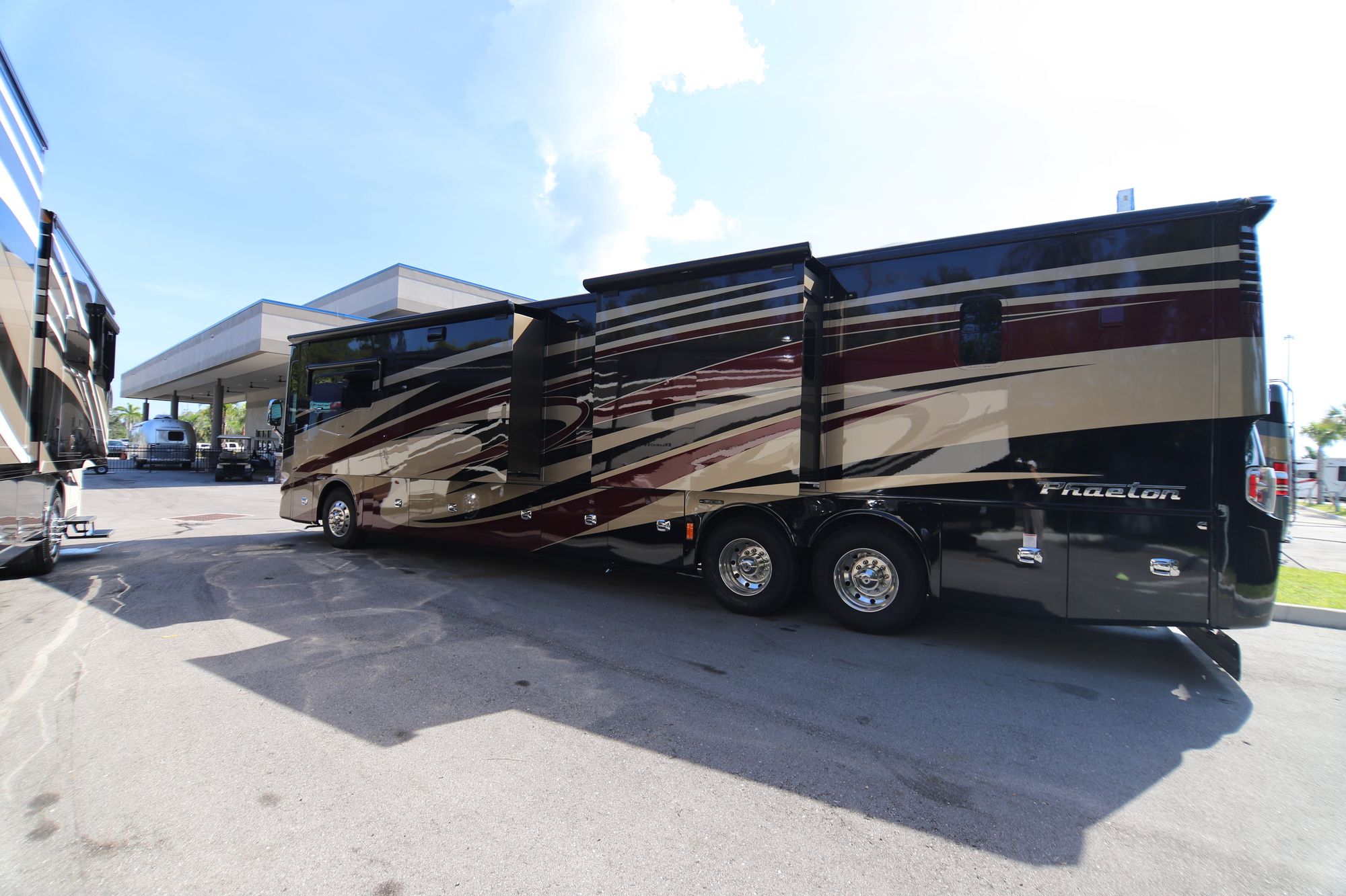 Used 2017 Tiffin Motor Homes Phaeton 44OH Class A  For Sale