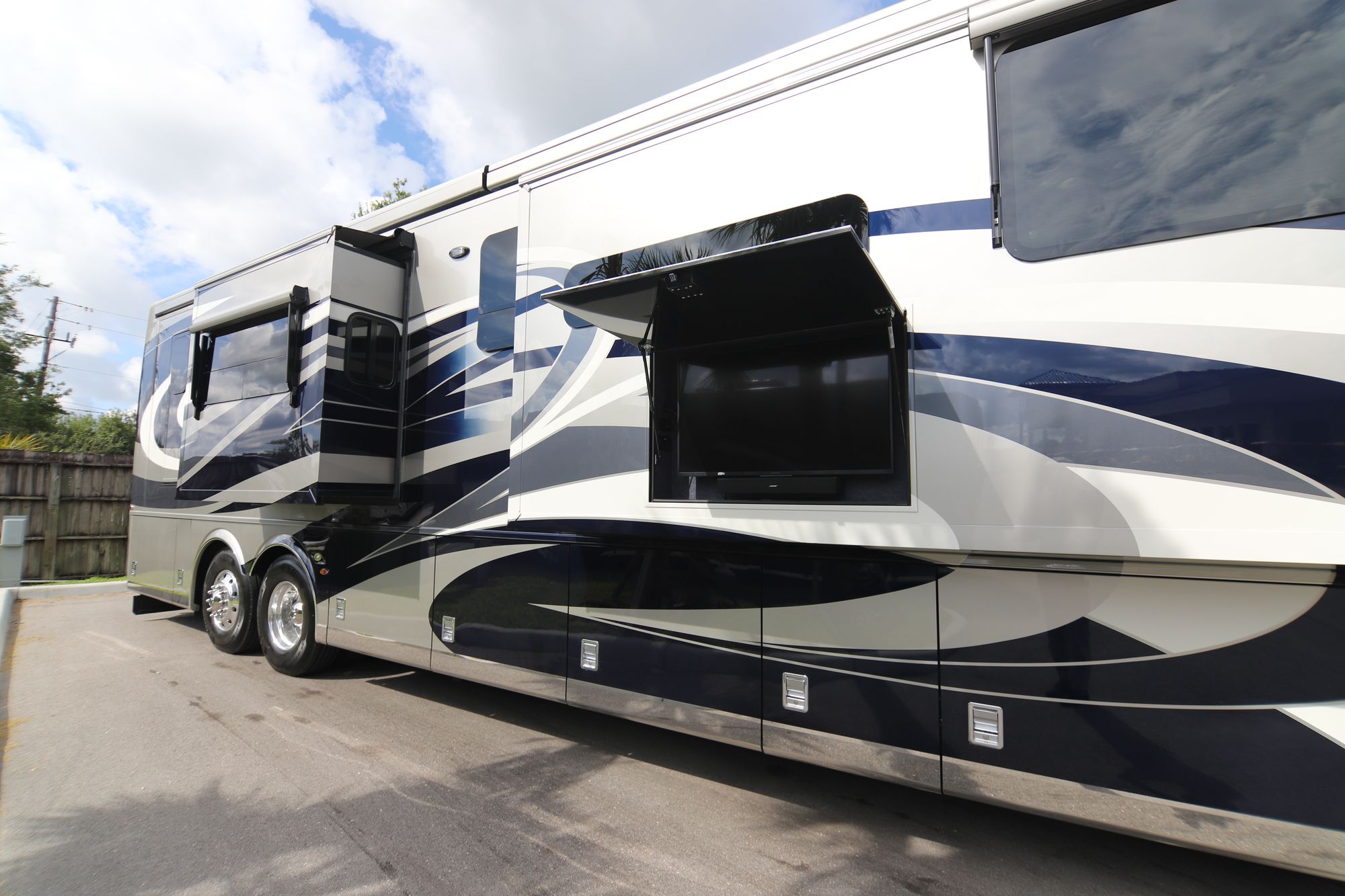 New 2019 Newmar Essex 4551 Class A  For Sale