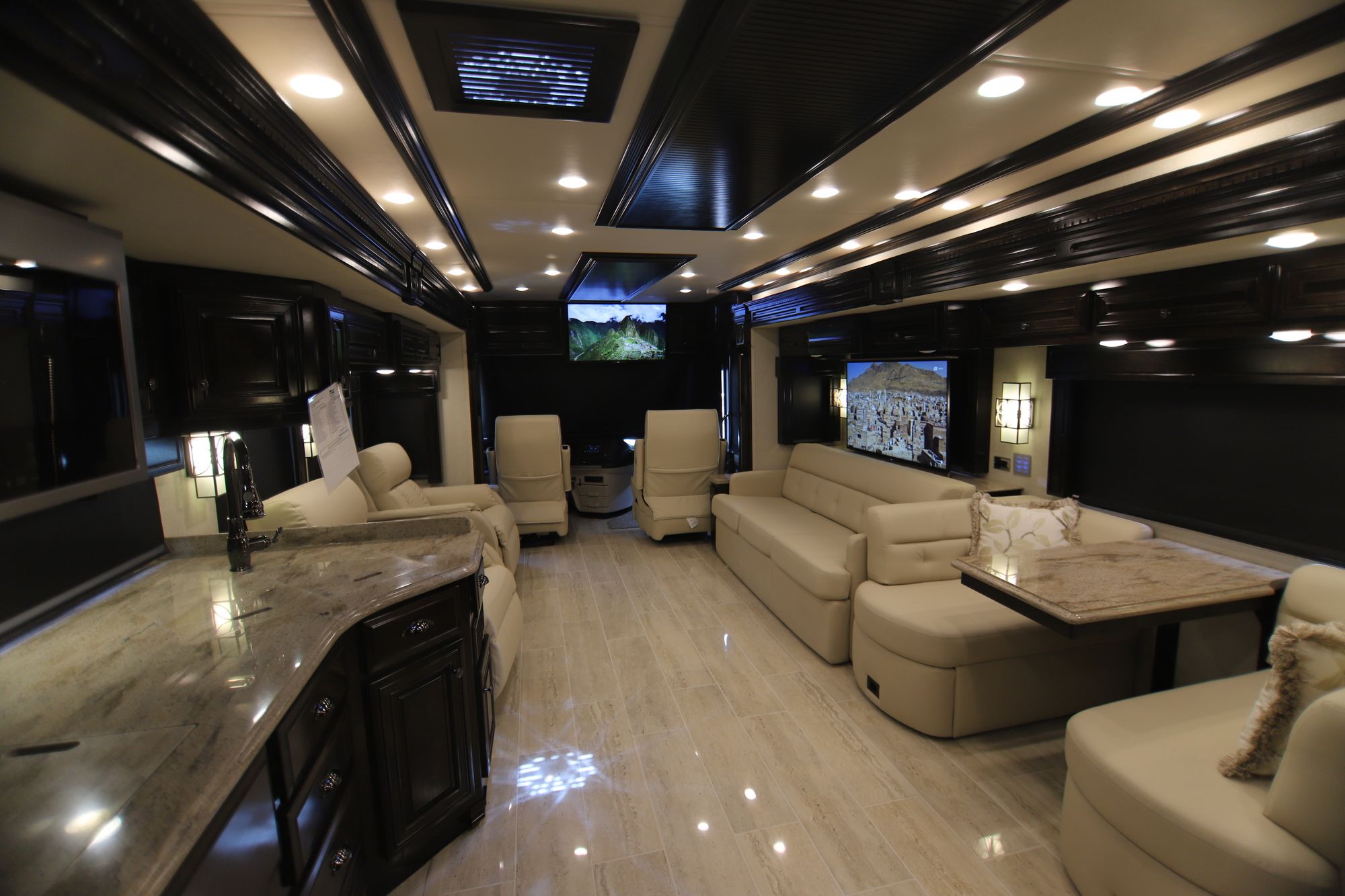 New 2019 Newmar Dutch Star 4002 Class A  For Sale
