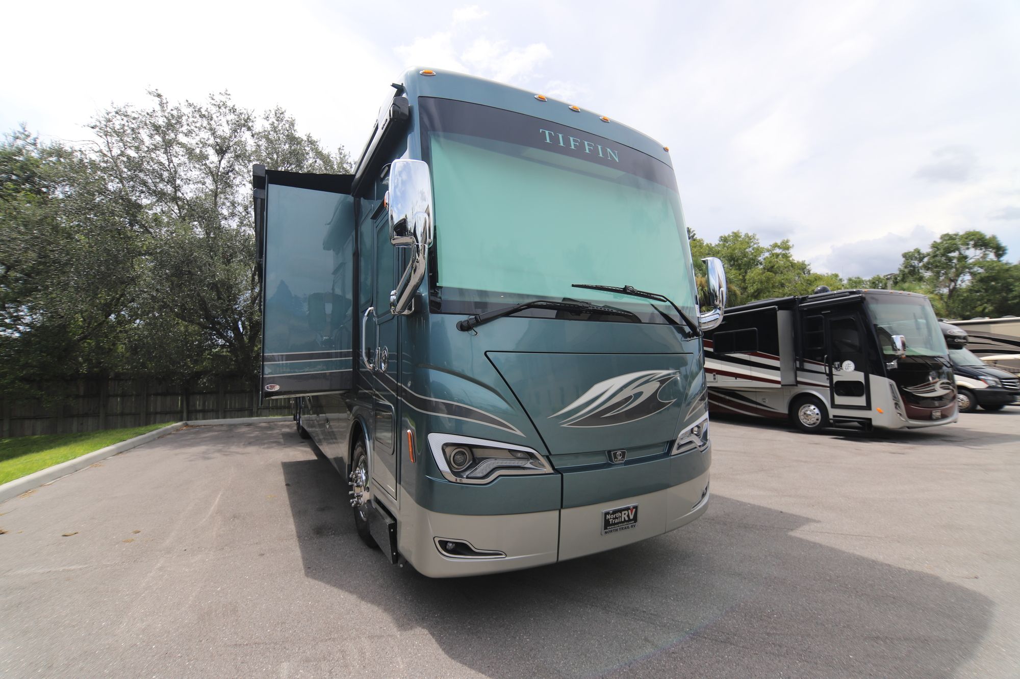 New 2019 Tiffin Motor Homes Allegro Bus 45MP Class A  For Sale