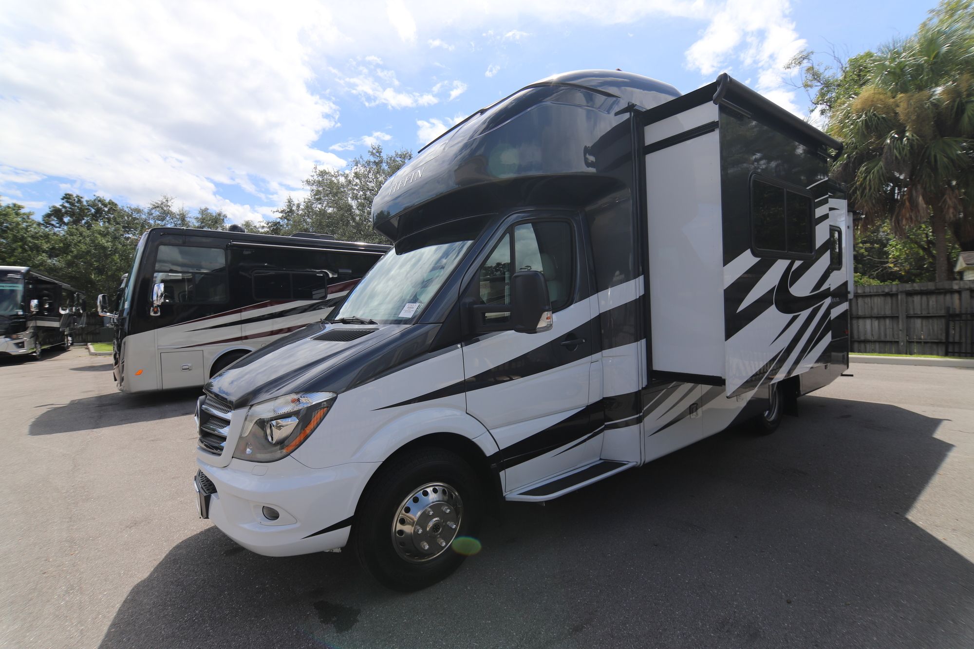 Used 2018 Tiffin Motor Homes Wayfarer 24QW Class C  For Sale