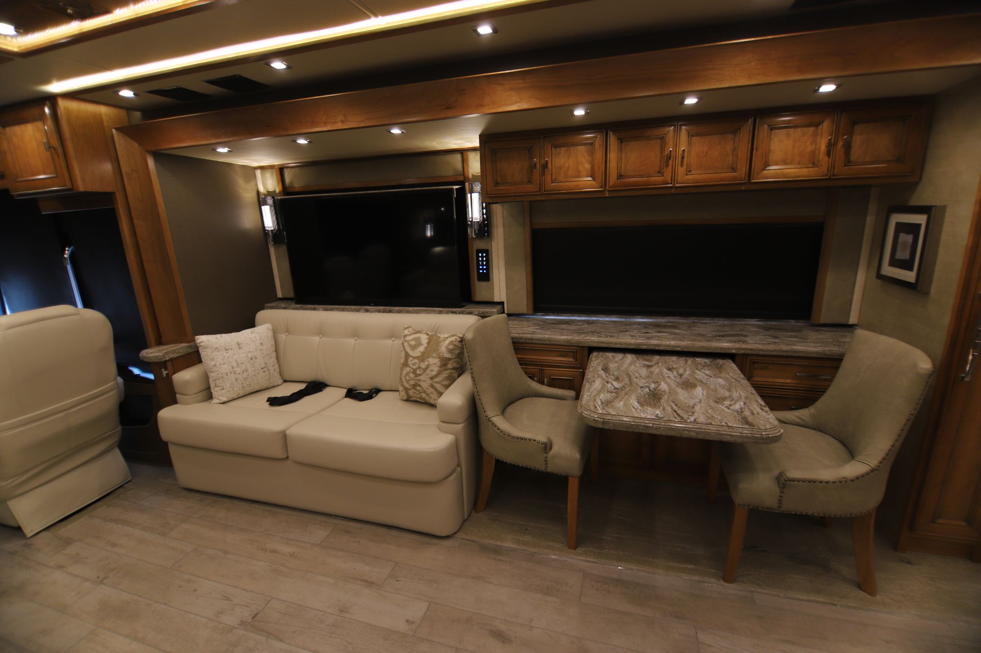 New 2019 Tiffin Motor Homes Allegro Bus 40IP Class A  For Sale